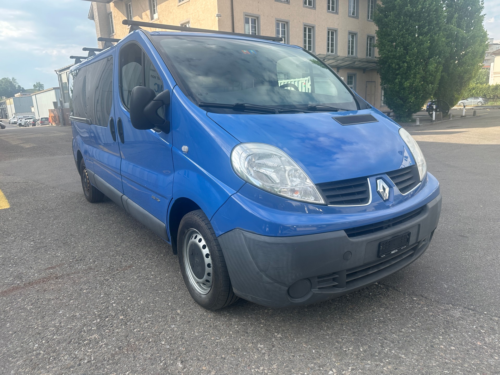 RENAULT Trafic 2.0 dCi 115 2.9t L2H1-image-1