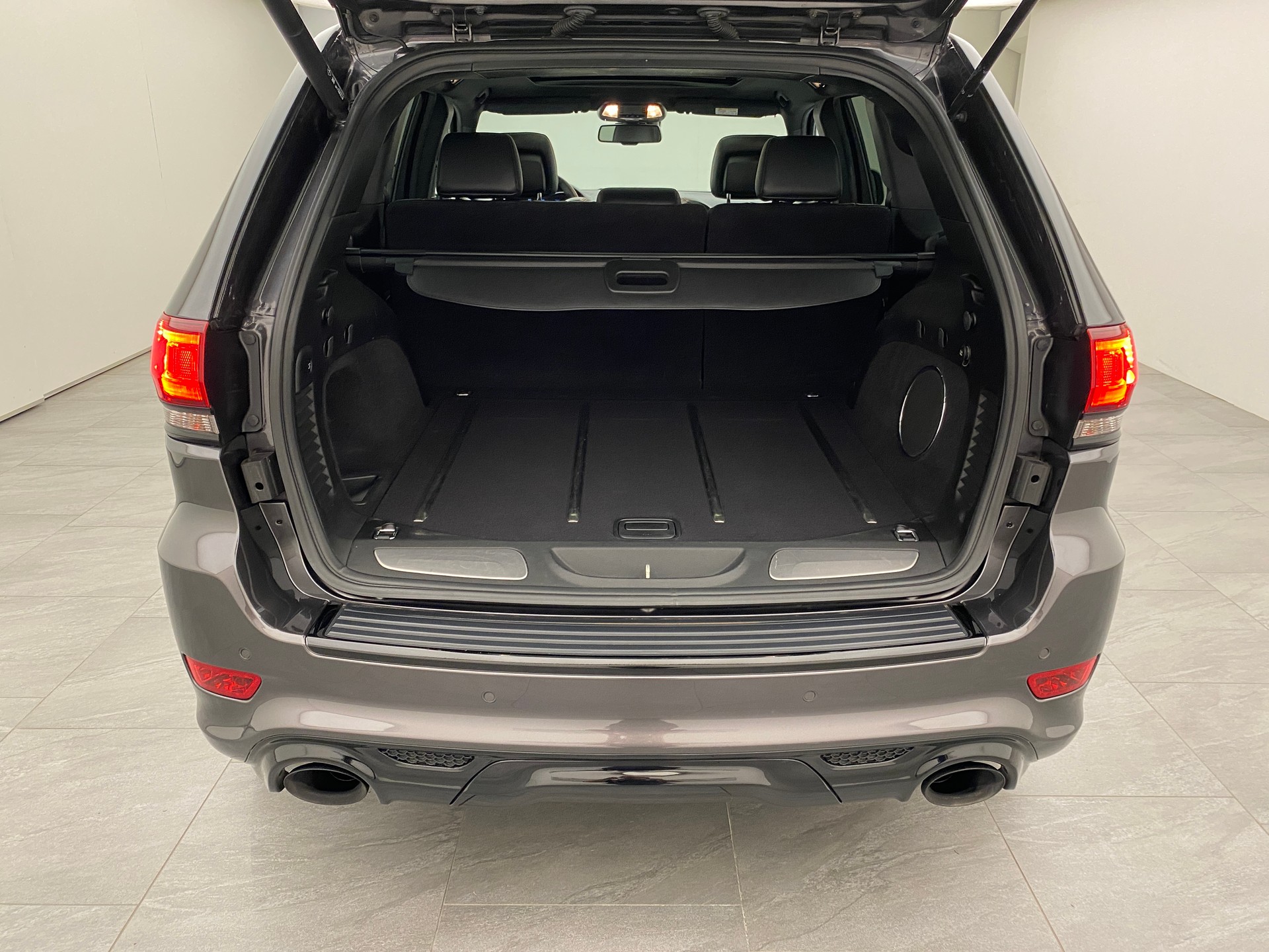 JEEP Grand Cherokee SRT 6.4-image-14