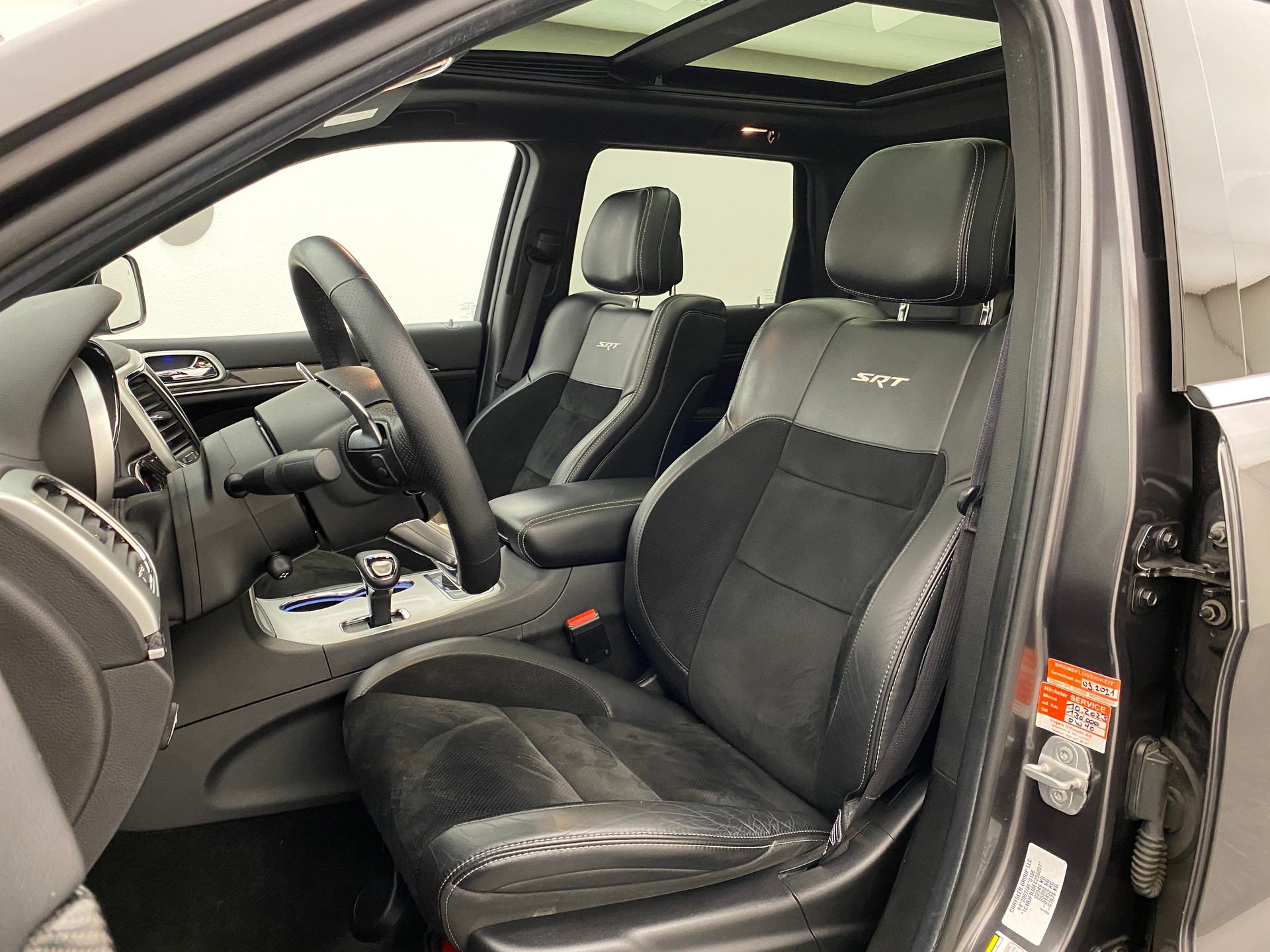 JEEP Grand Cherokee SRT 6.4-image-8