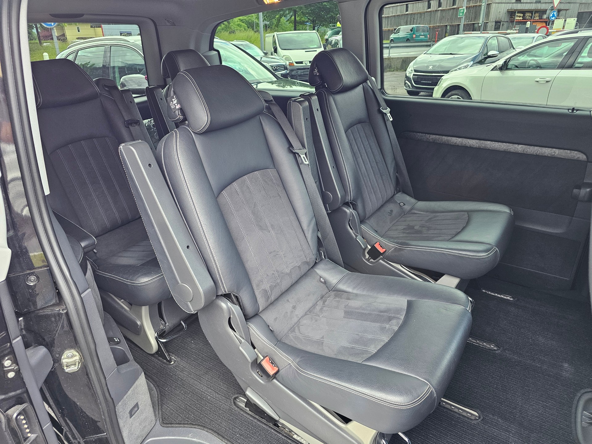 MERCEDES-BENZ Viano 3.0 CDI Blue Efficiency Ambiente L A-image-1