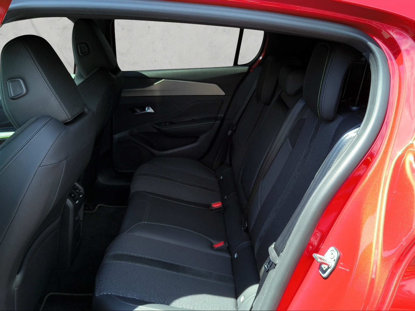 PEUGEOT 308 1.2 Hybrid GT-image-8