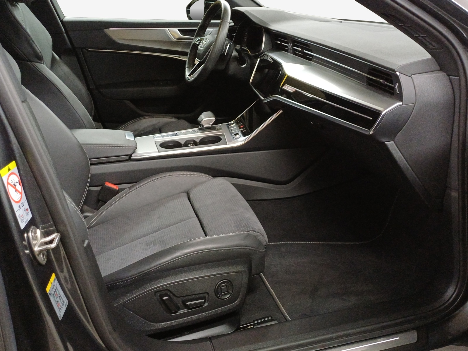 AUDI A6 Avant 55 TFSIe Sport quattro S-tronic-image-13