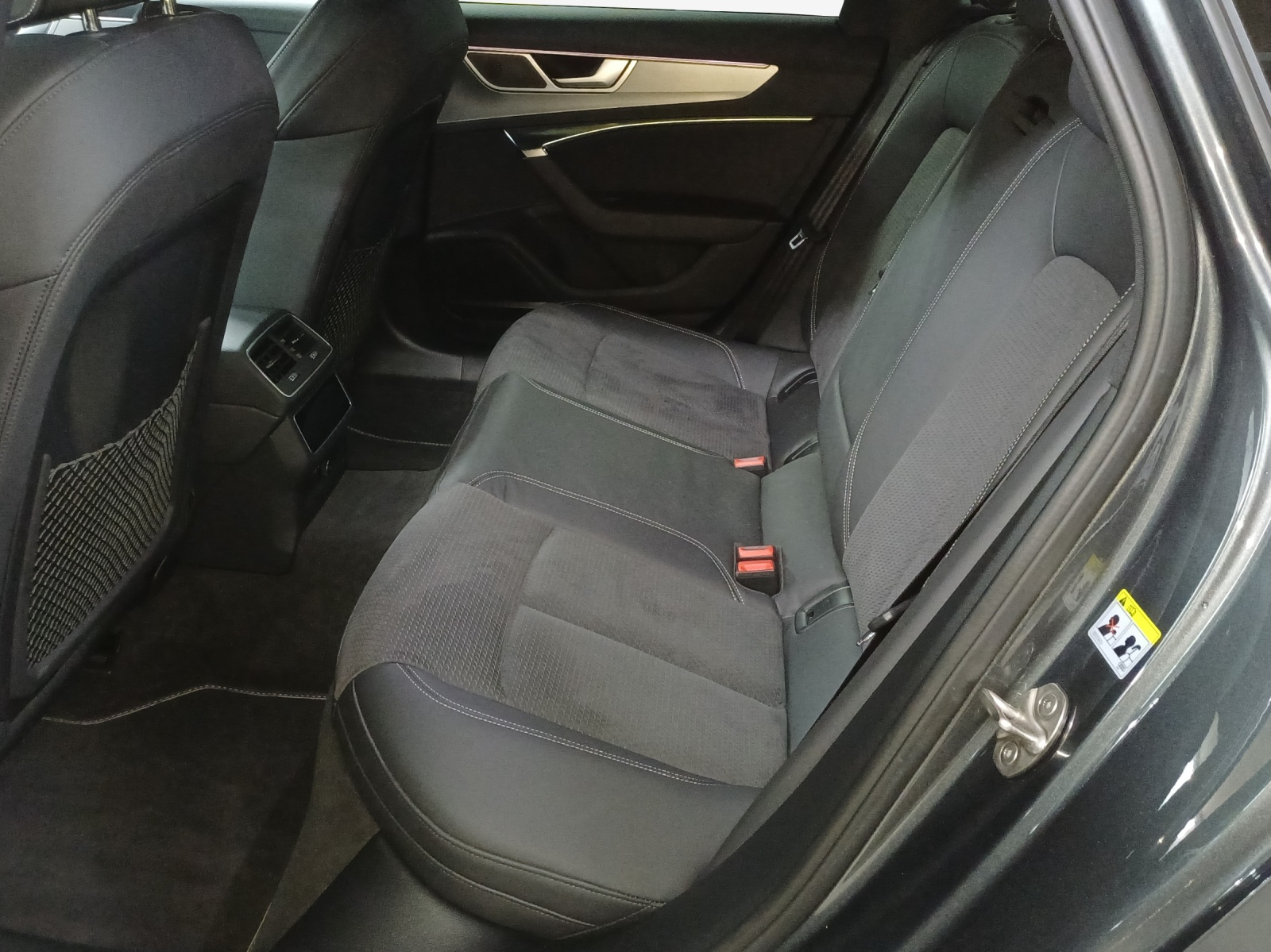 AUDI A6 Avant 55 TFSIe Sport quattro S-tronic-image-11
