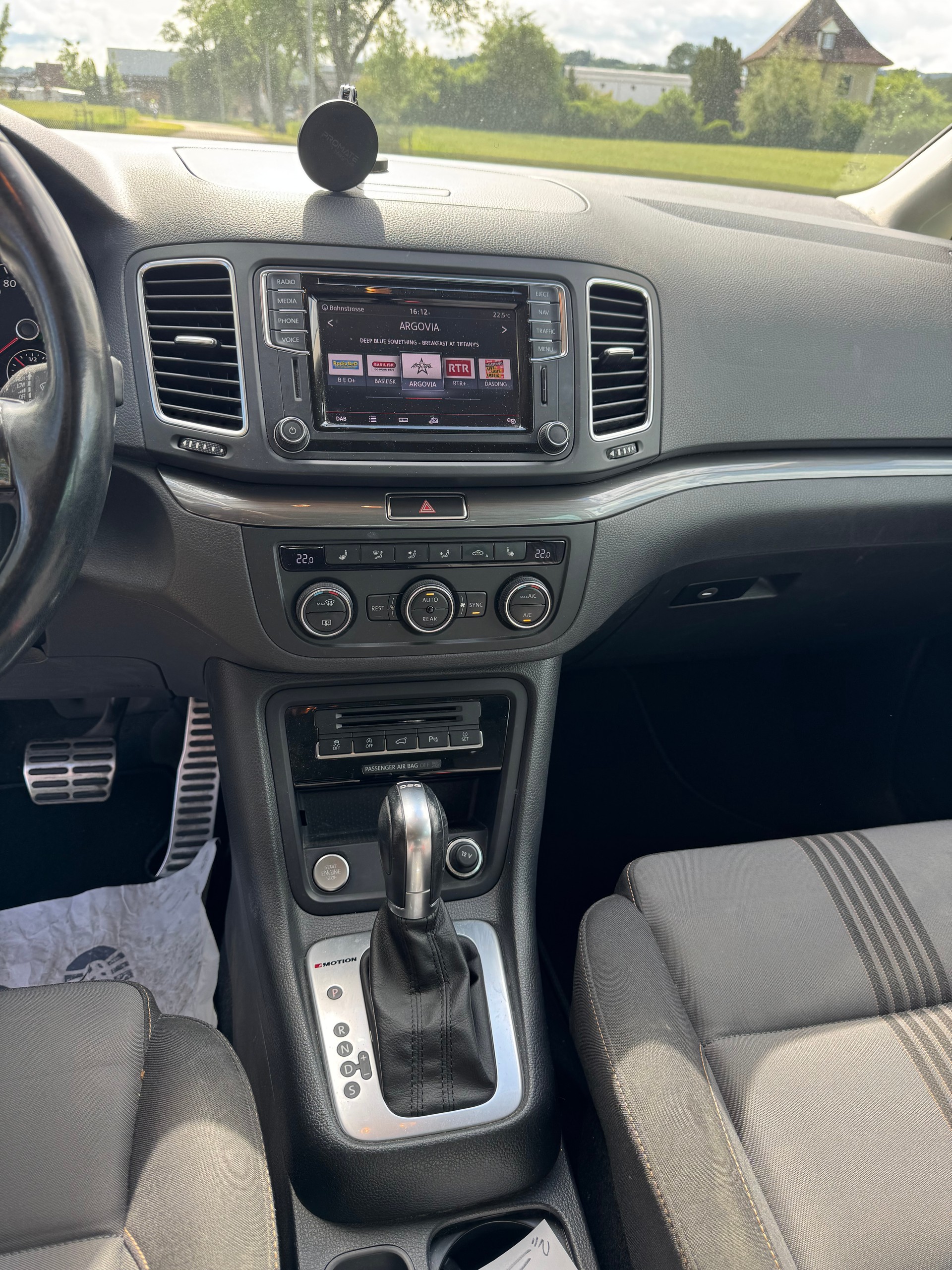 VW Sharan 2.0 TDI BMT Sound 4Motion DSG-image-11