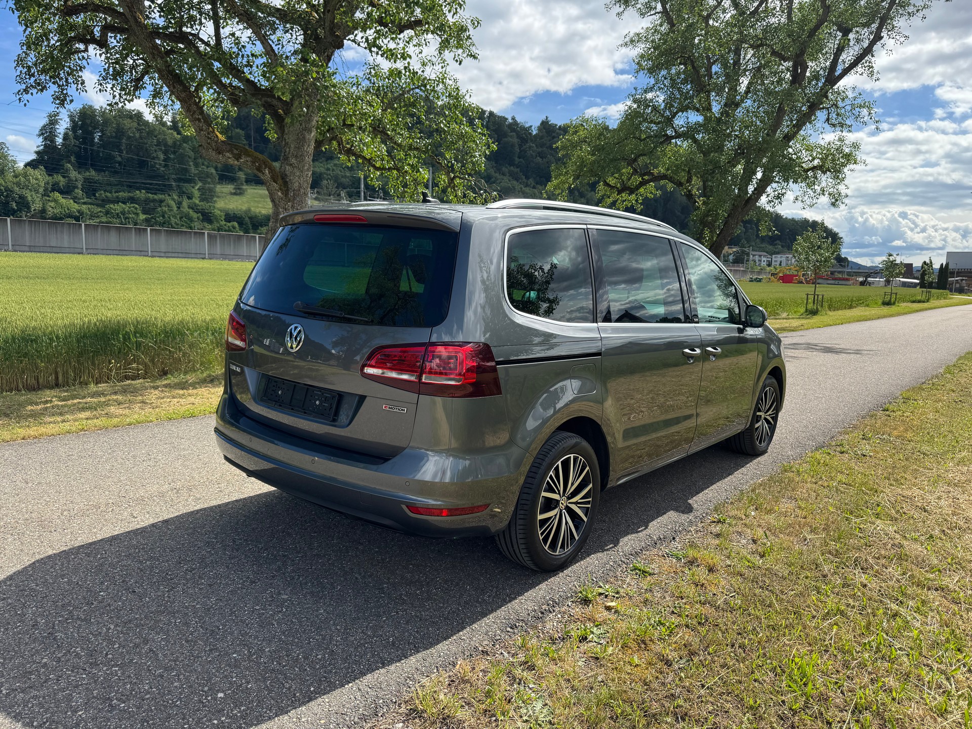 VW Sharan 2.0 TDI BMT Sound 4Motion DSG-image-5