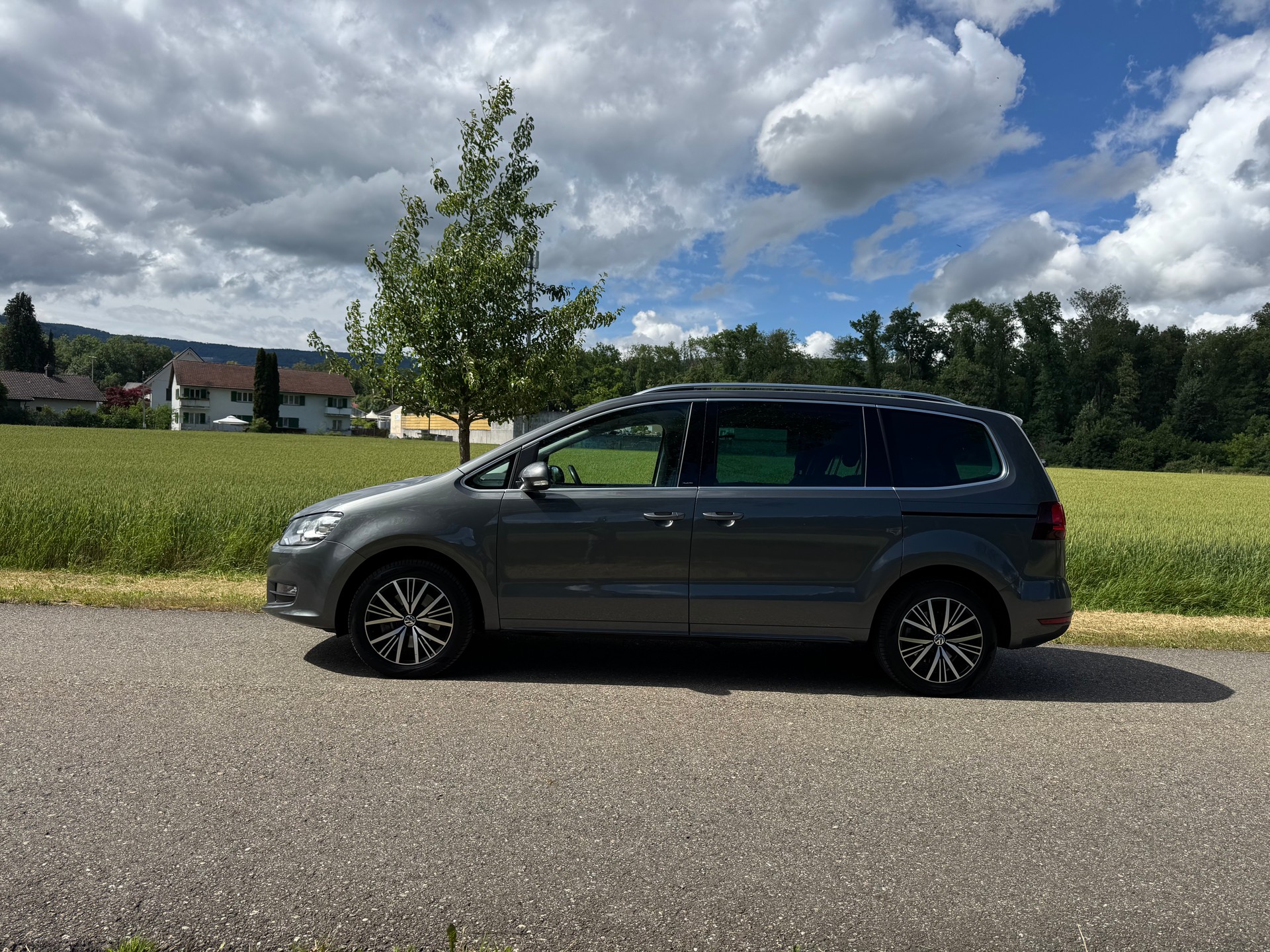 VW Sharan 2.0 TDI BMT Sound 4Motion DSG-image-3