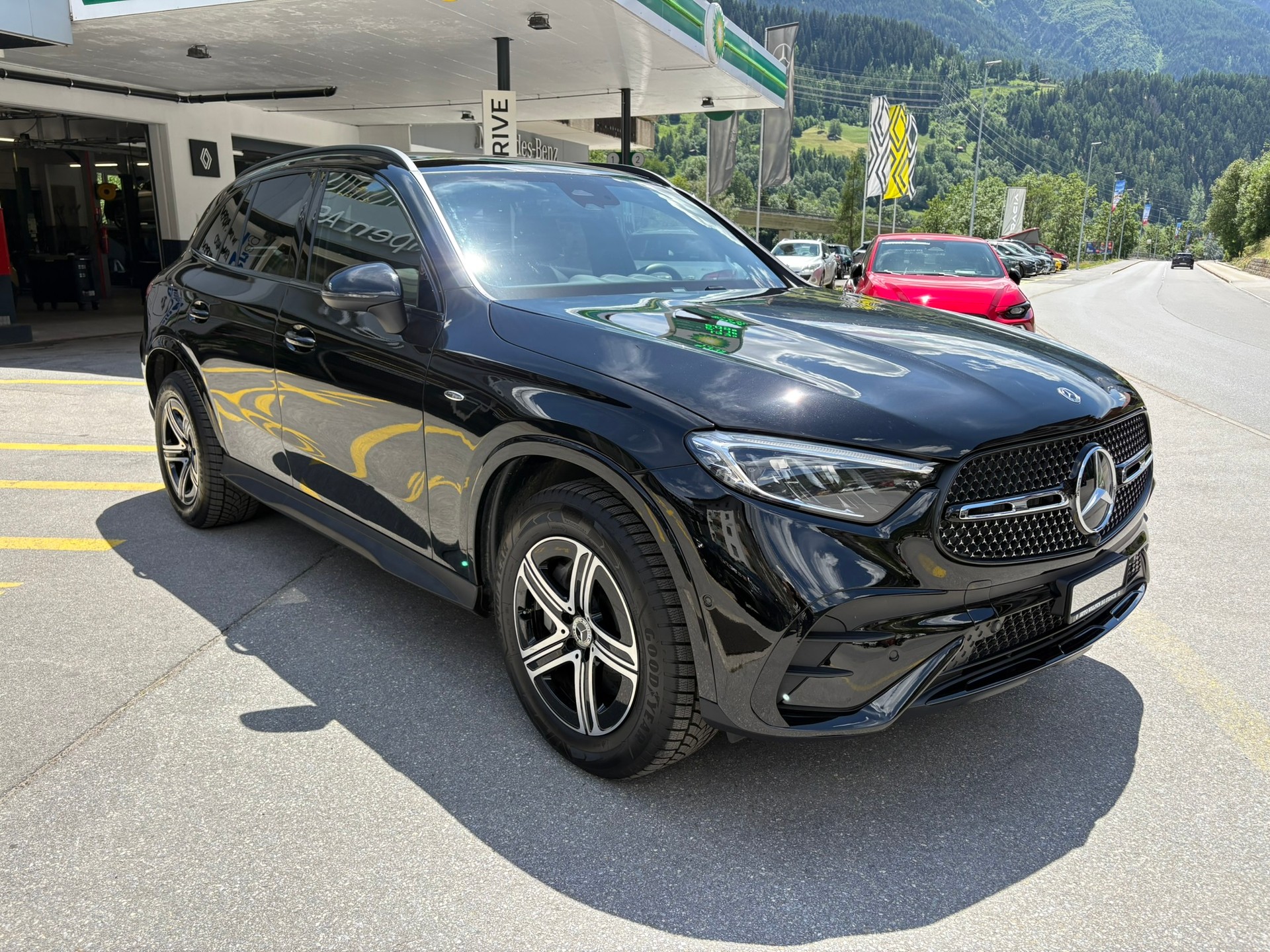 MERCEDES-BENZ GLC 300 e 4M 9G-Tronic-image-2