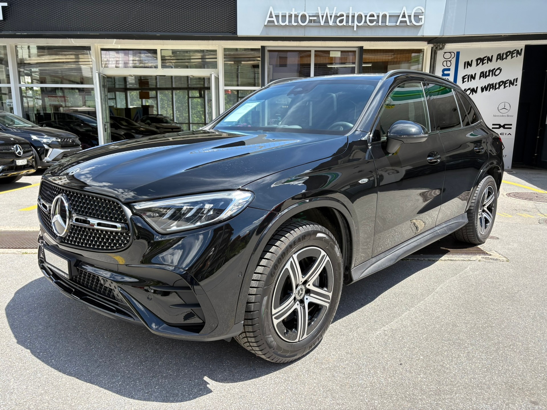 MERCEDES-BENZ GLC 300 e 4M 9G-Tronic-image-0
