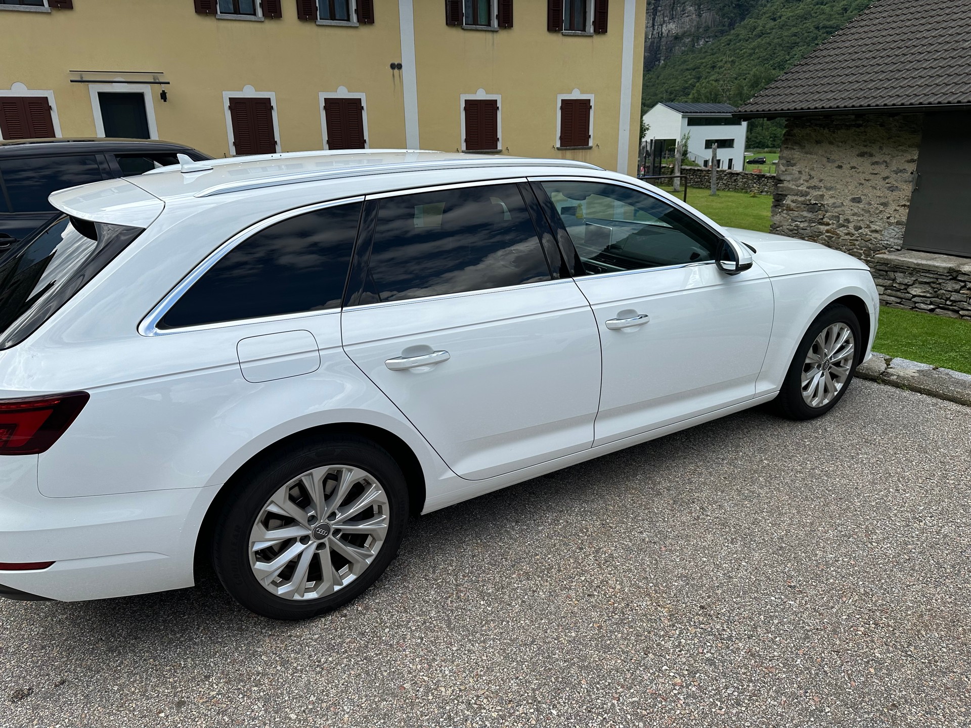 AUDI 2.0 TDI 150 Design S-Tronic-image-1
