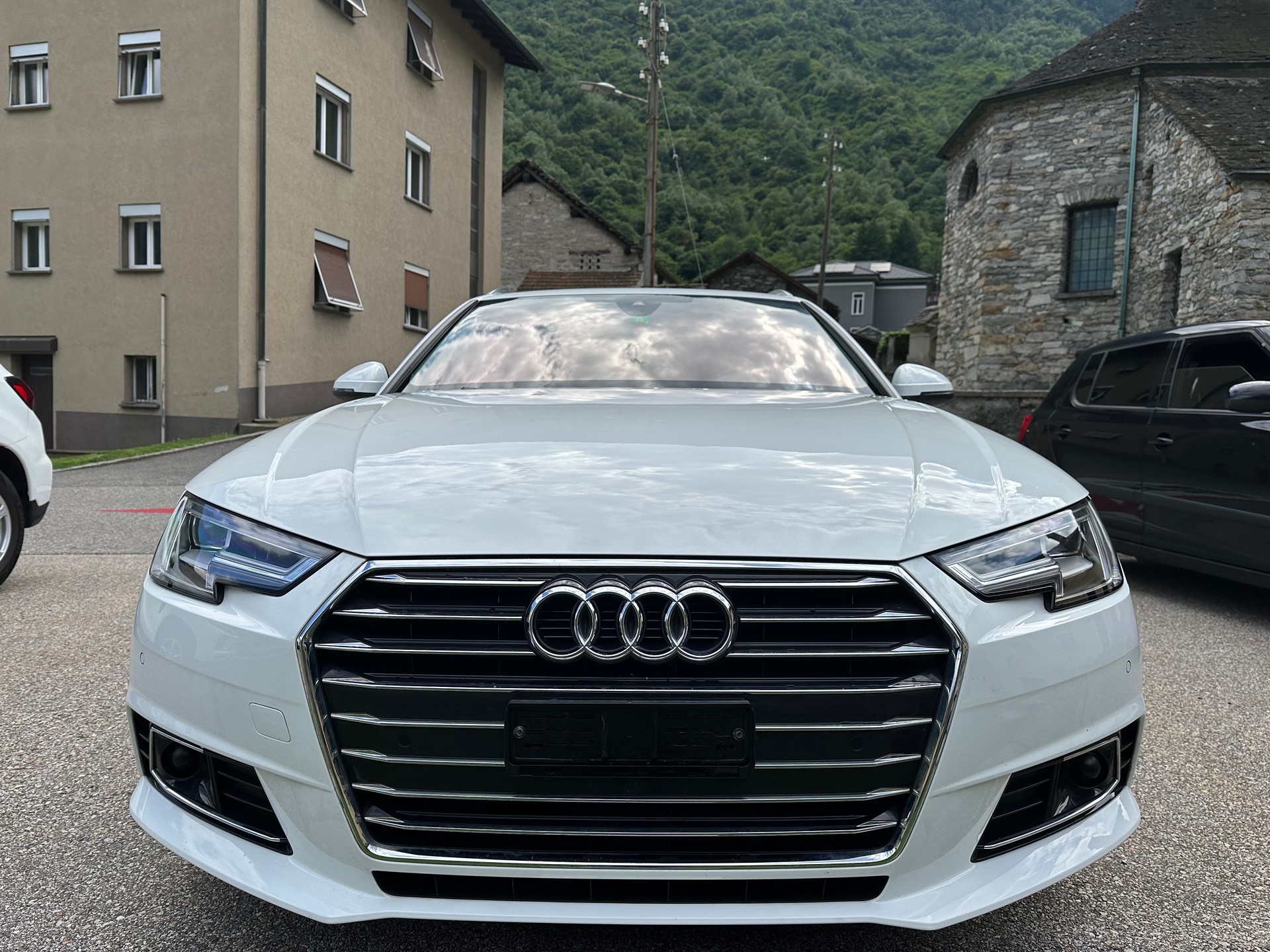 AUDI 2.0 TDI 150 Design S-Tronic-image-4