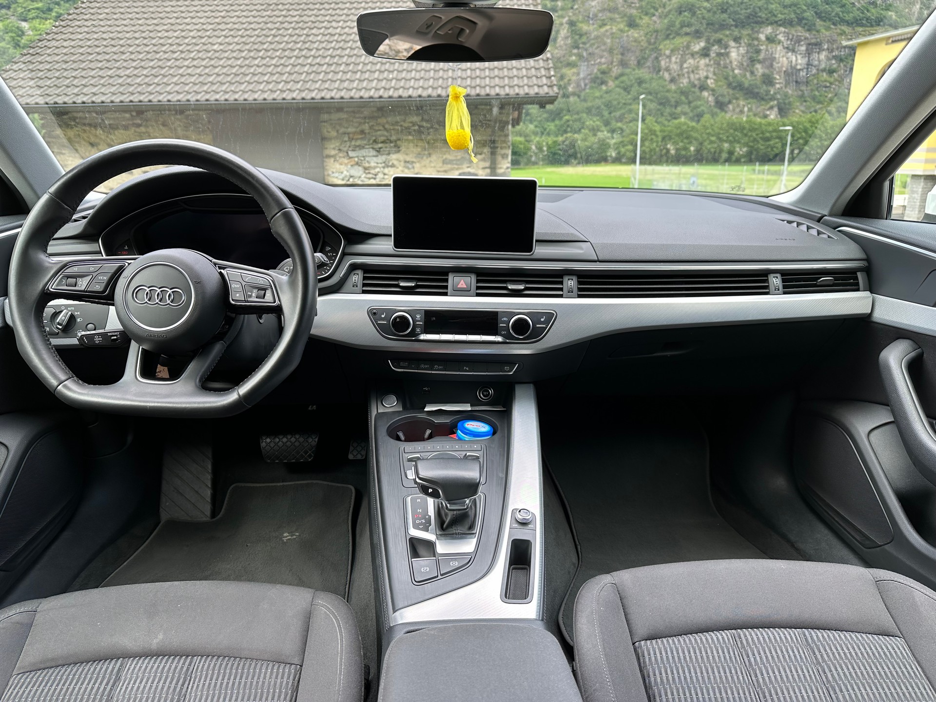 AUDI 2.0 TDI 150 Design S-Tronic-image-0