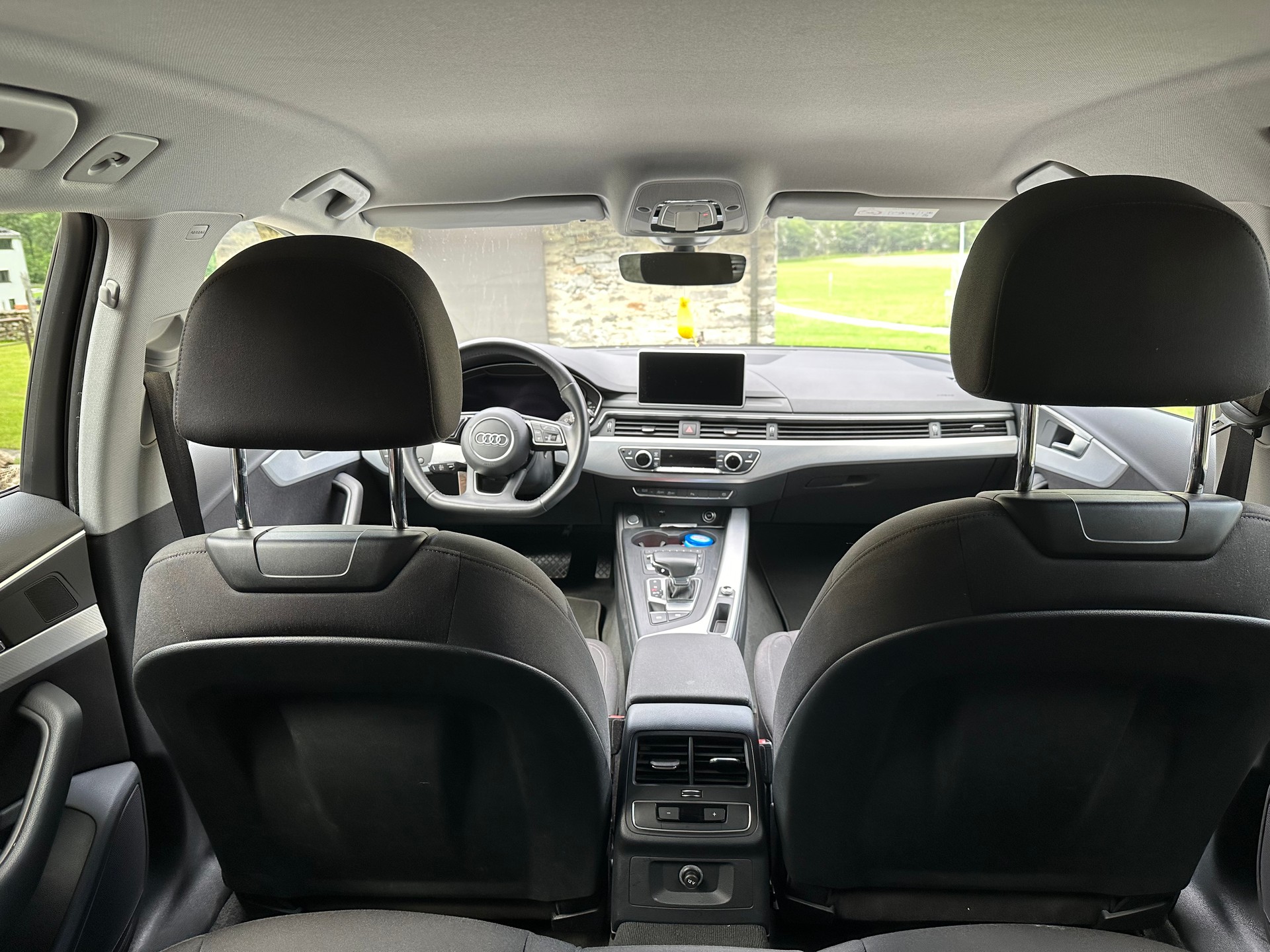 AUDI 2.0 TDI 150 Design S-Tronic-image-3