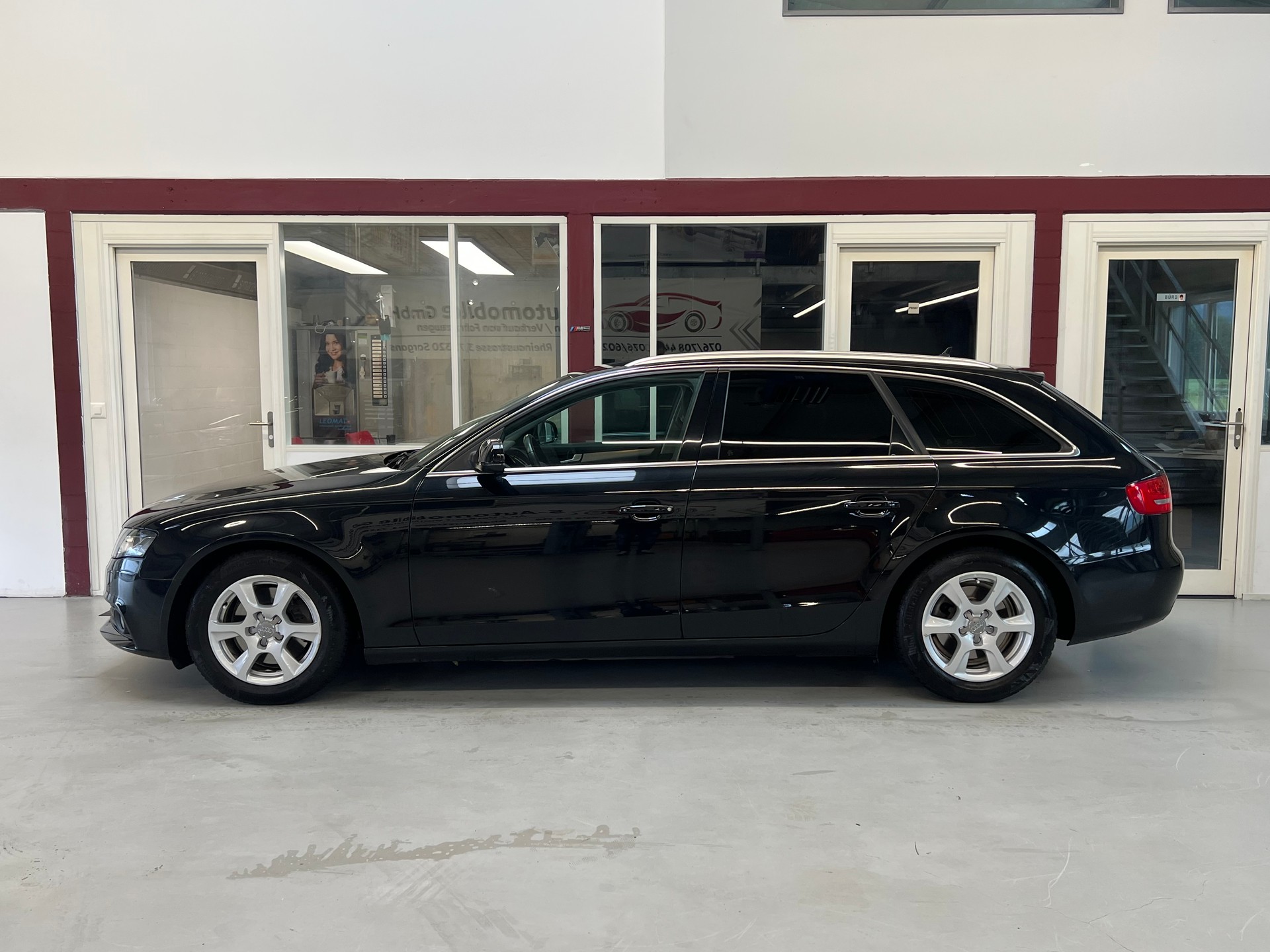 AUDI A4 Avant 2.0 TDI-image-3