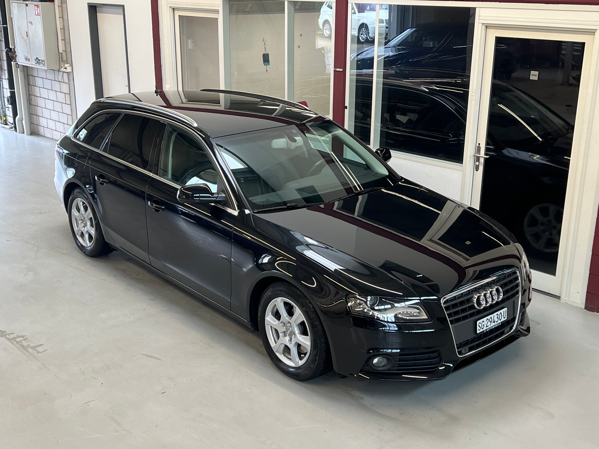 AUDI A4 Avant 2.0 TDI-image-0