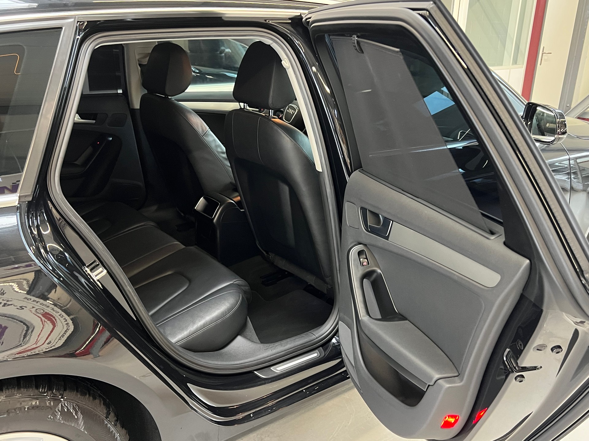 AUDI A4 Avant 2.0 TDI-image-14