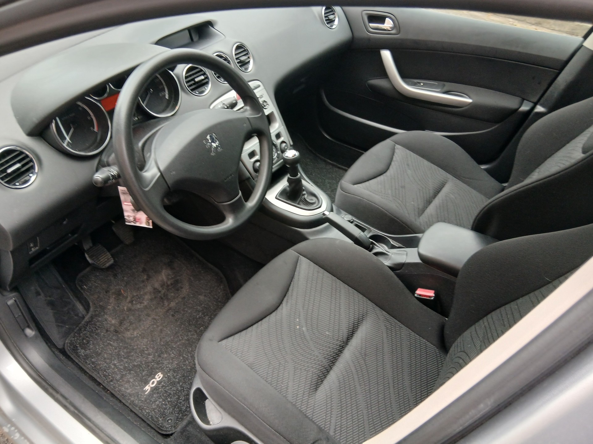 PEUGEOT 308-image-6