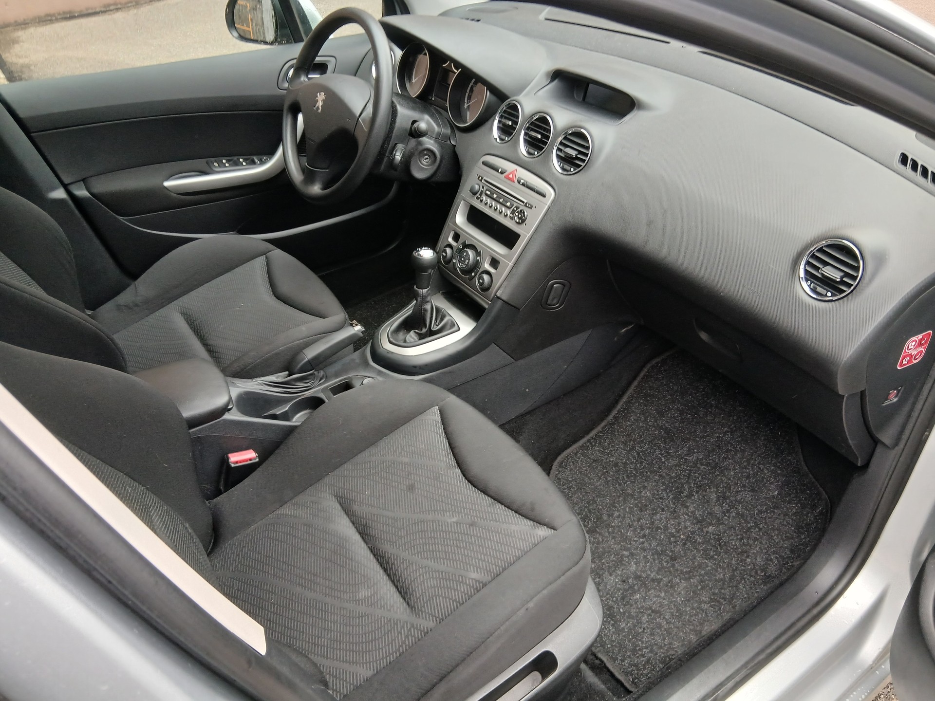 PEUGEOT 308-image-7