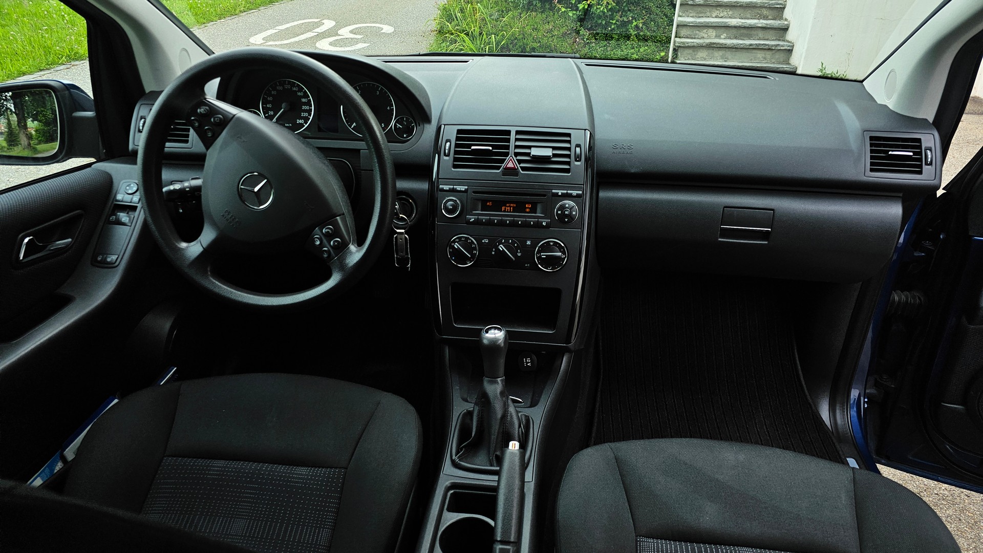 MERCEDES-BENZ A 160 CDI BlueEfficiency Classic-image-11