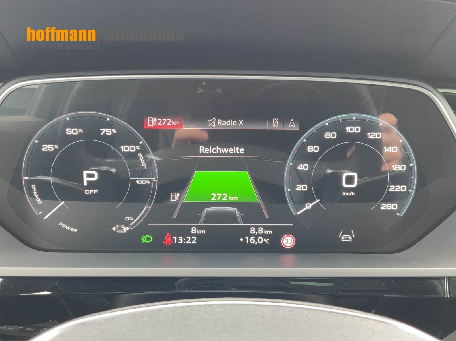 AUDI Q8 55 e-tron S line quattro-image-7
