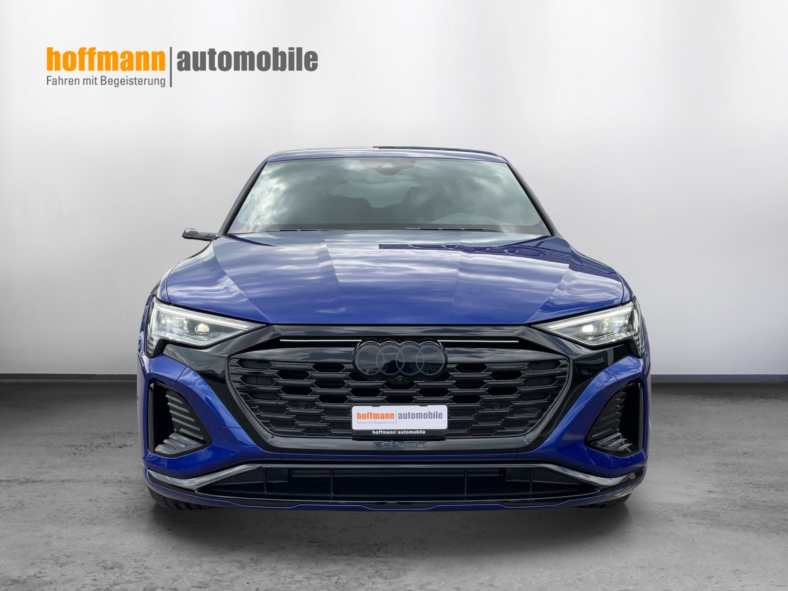 AUDI Q8 55 e-tron S line quattro-image-1