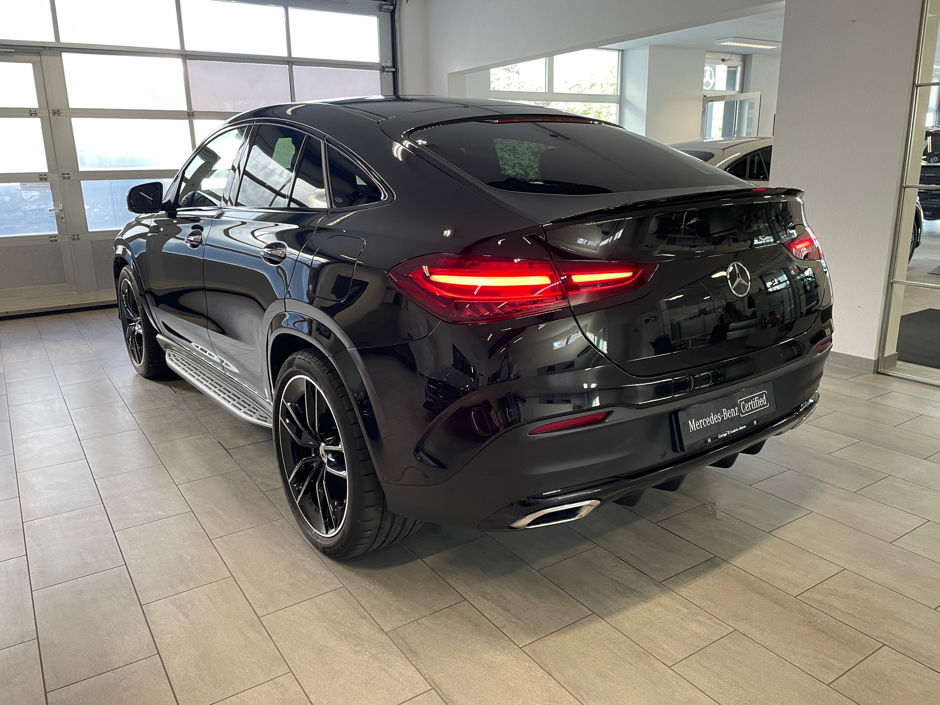 MERCEDES-BENZ GLE Coupé 400 e 4Matic+ 9G-Tronic AMG Line-image-4