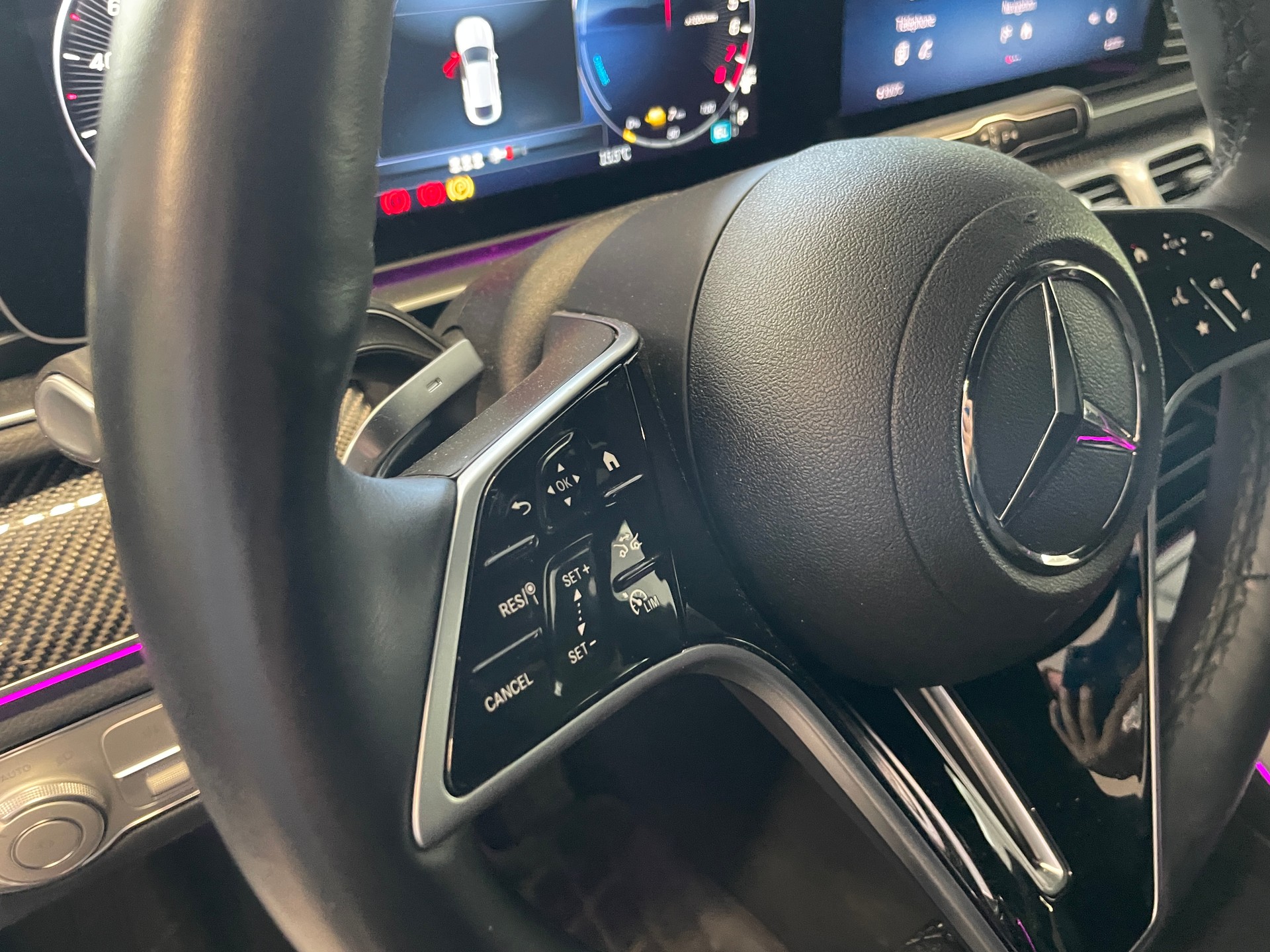 MERCEDES-BENZ GLE Coupé 400 e 4Matic+ 9G-Tronic AMG Line-image-15