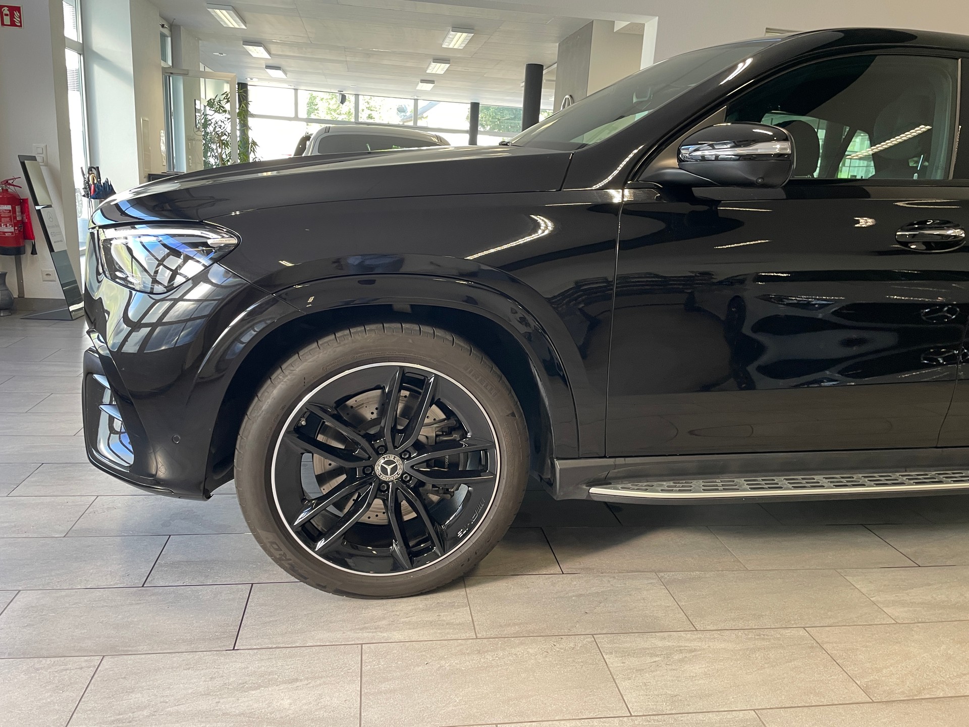 MERCEDES-BENZ GLE Coupé 400 e 4Matic+ 9G-Tronic AMG Line-image-2