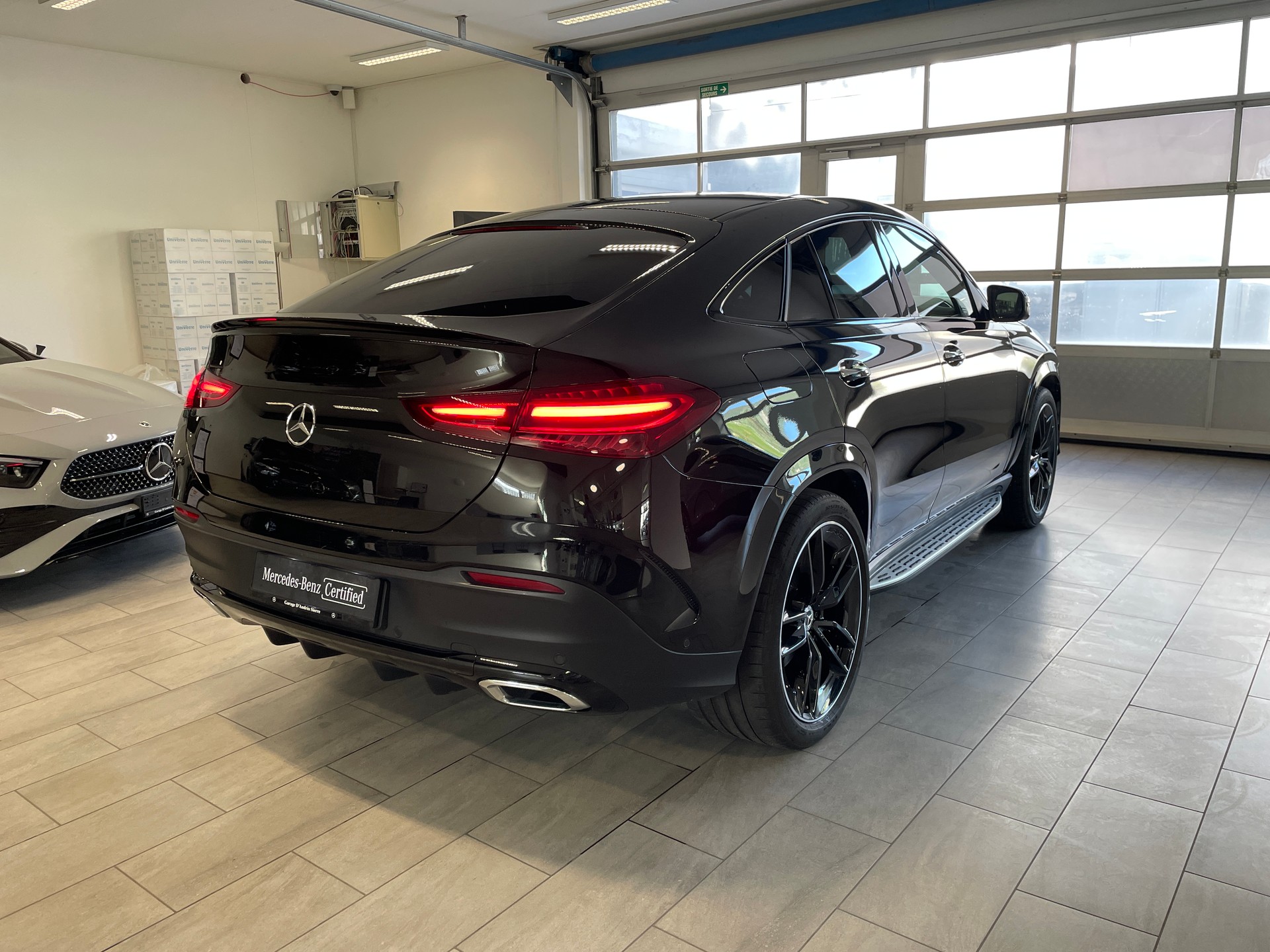MERCEDES-BENZ GLE Coupé 400 e 4Matic+ 9G-Tronic AMG Line-image-5