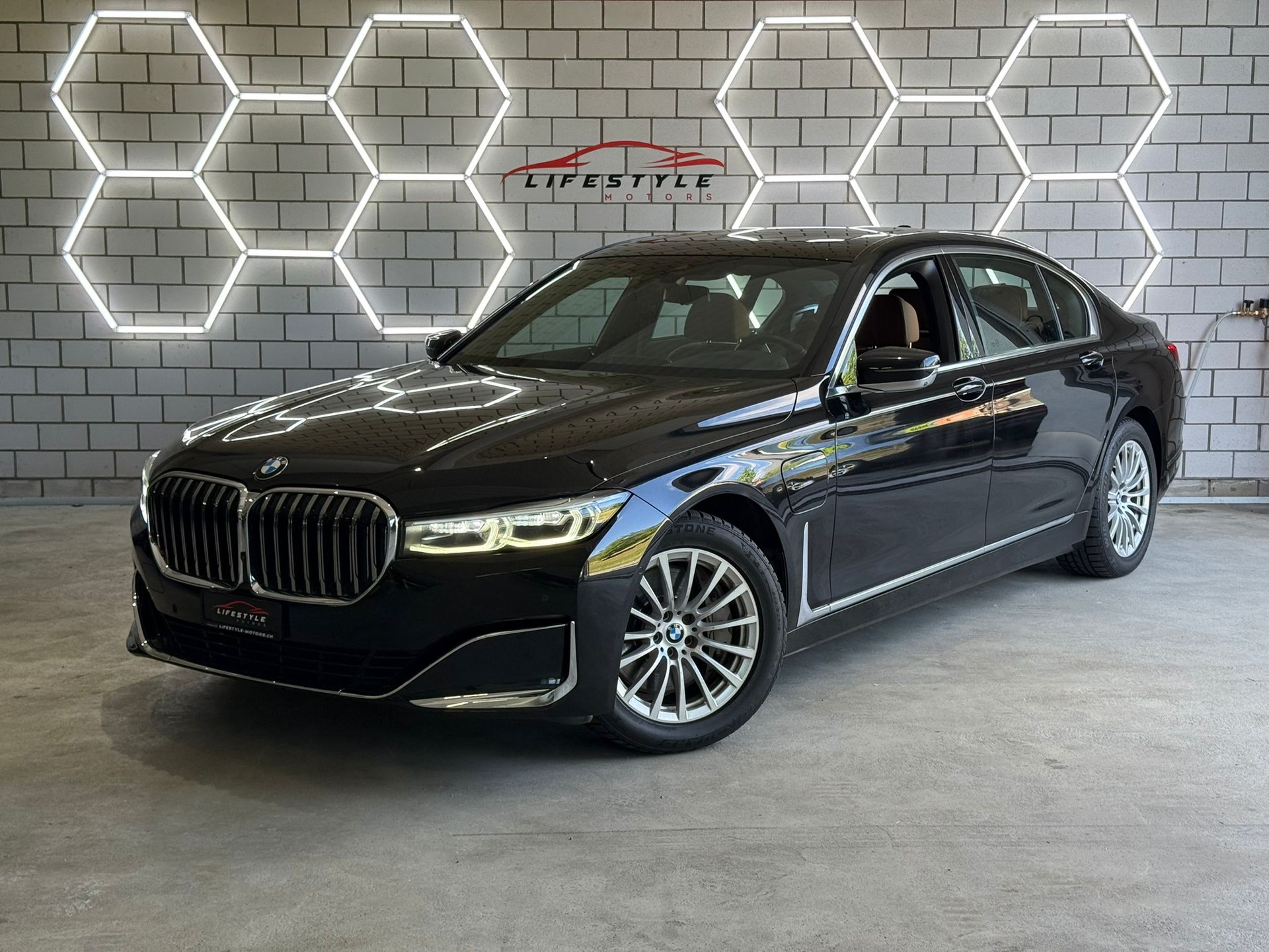 BMW 745Le xDrive Steptronic-image-0