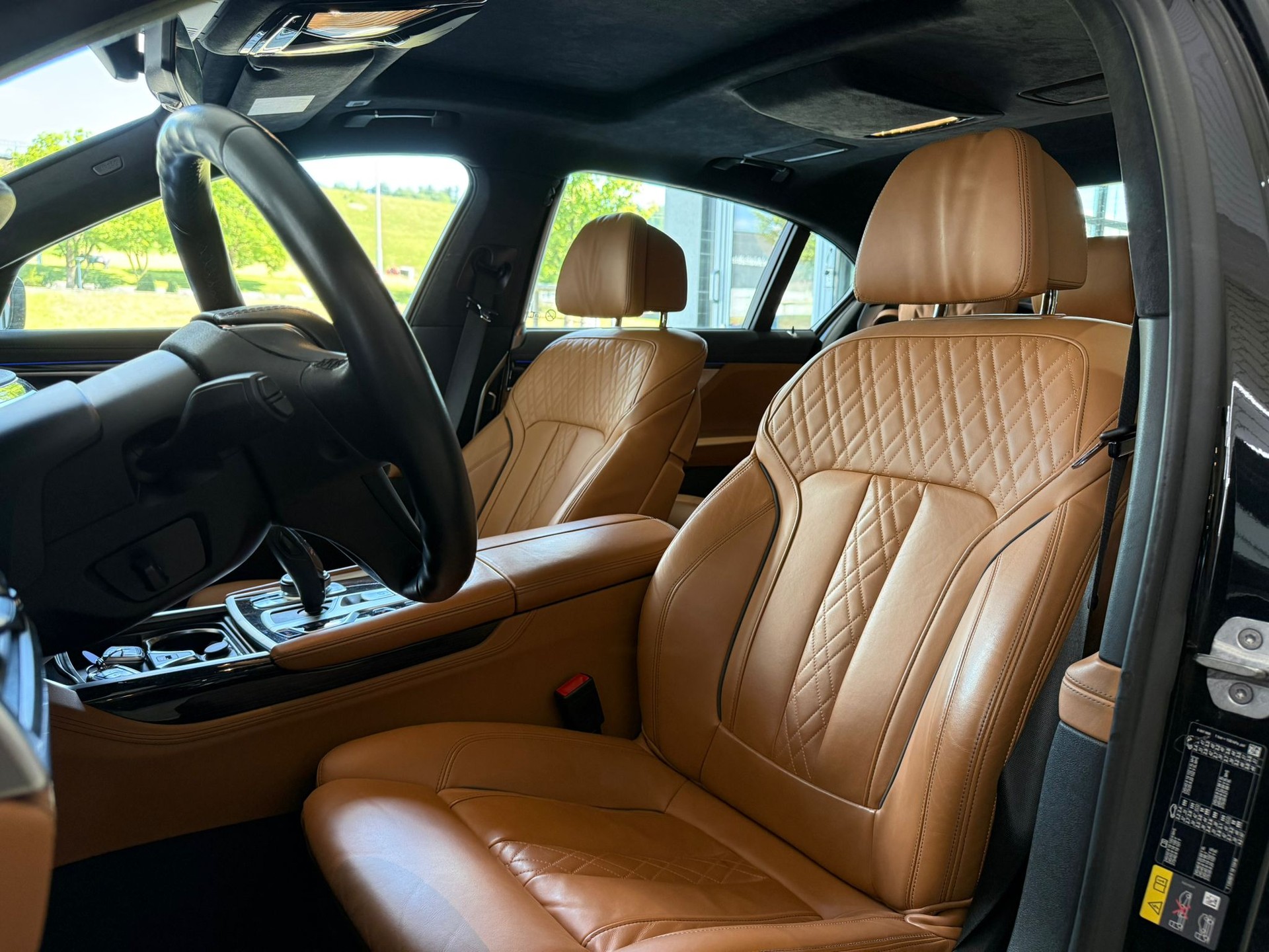 BMW 745Le xDrive Steptronic-image-11