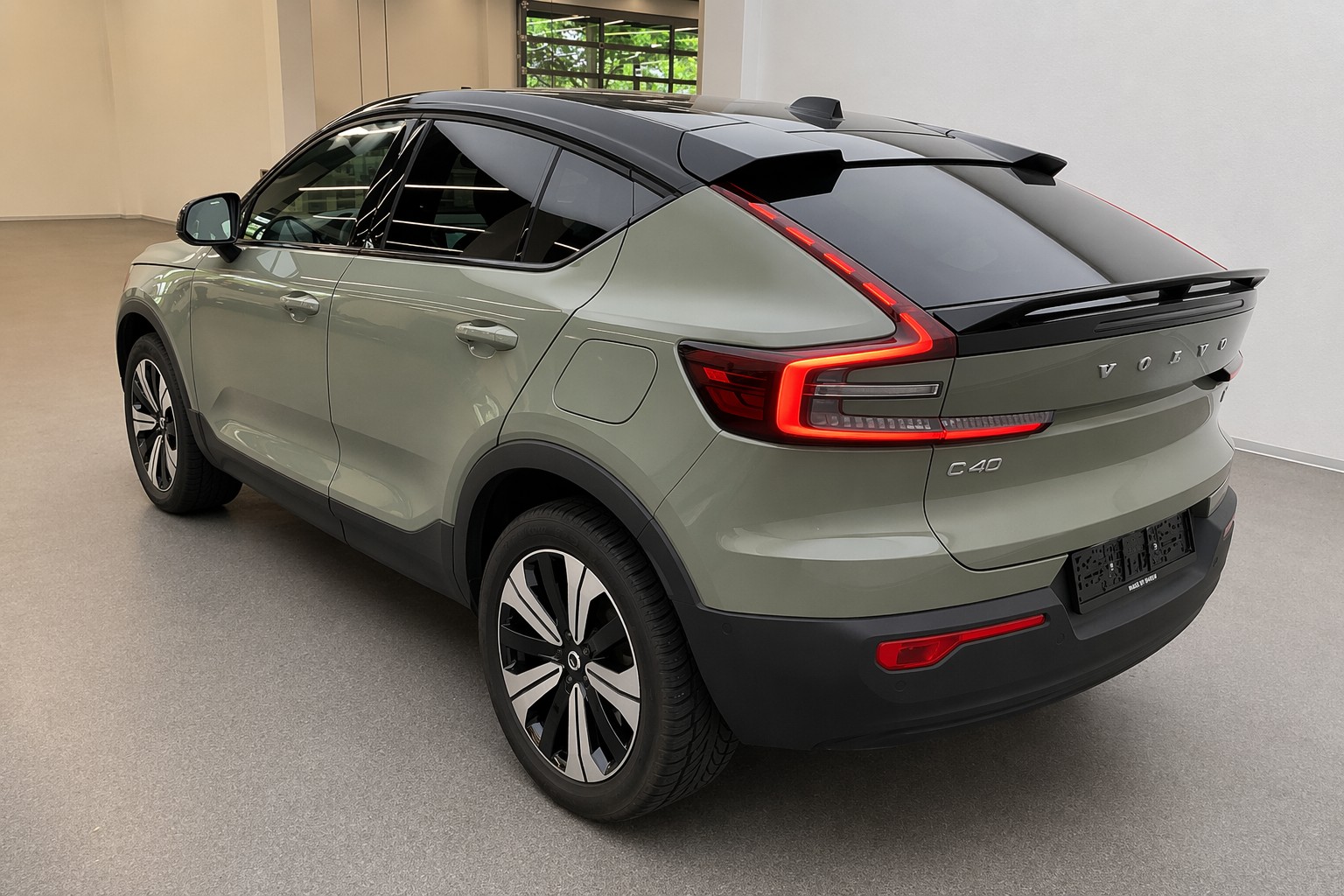 VOLVO C40 P8 Recharge Twin AWD Ultimate Pure Electric-image-1