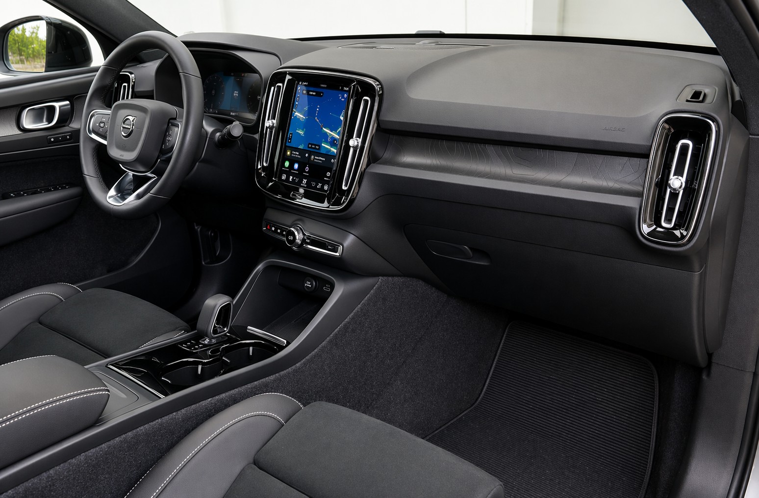 VOLVO C40 P8 Recharge Twin AWD Ultimate Pure Electric-image-3