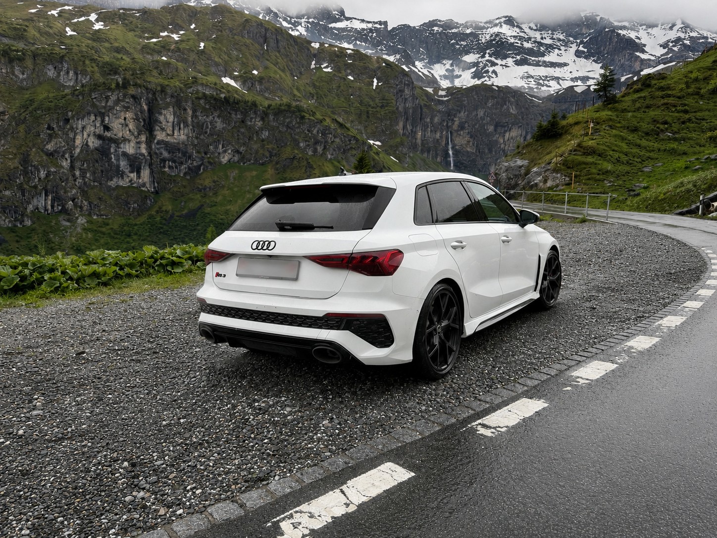 AUDI 2.5 TFSI quattro S-Tronic-image-1