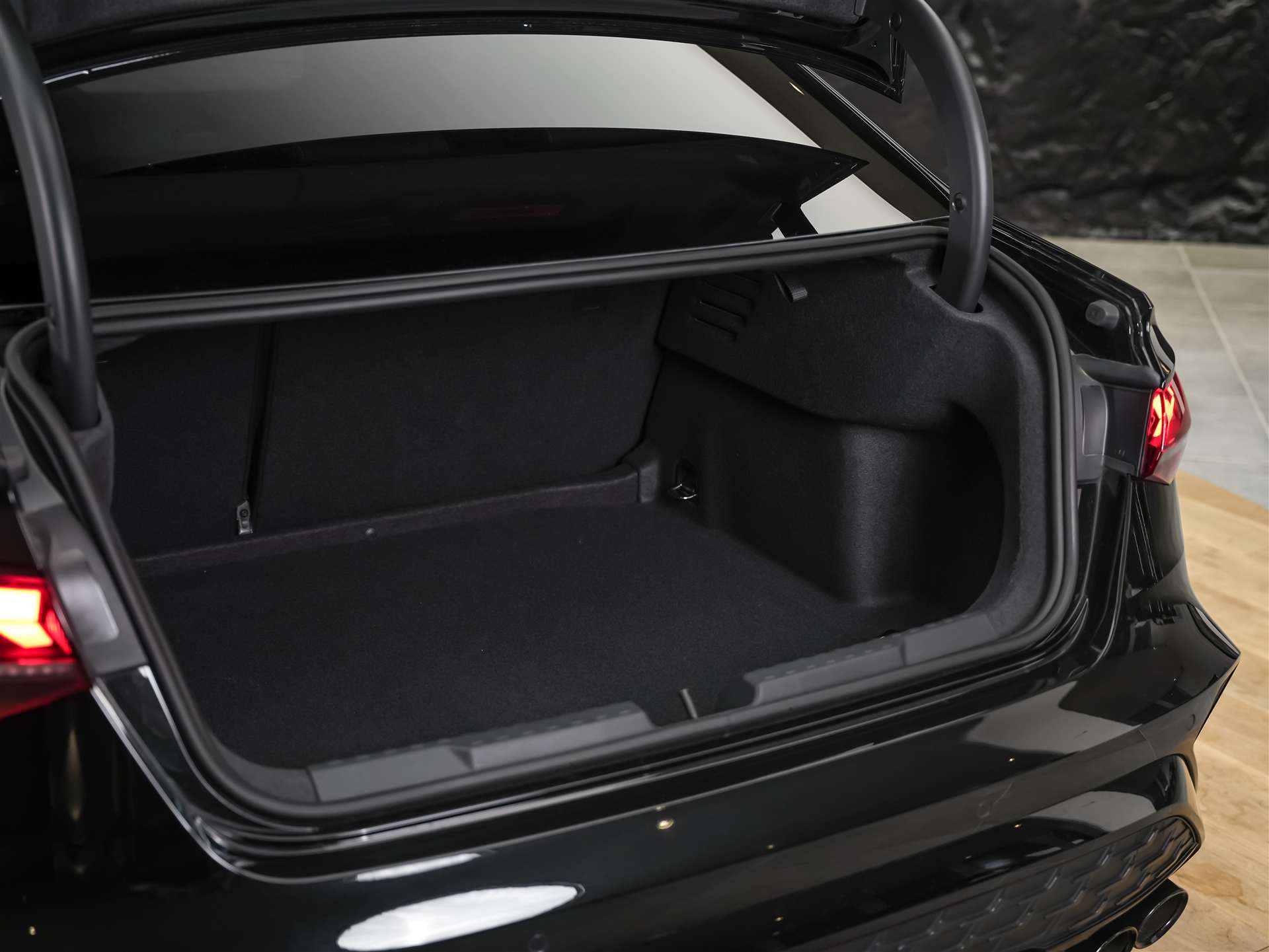 AUDI S3 Limousine 2.0 TFSI quattro S-Tronic *Facelift*Kamera*19" Felgen*ACC*-image-41