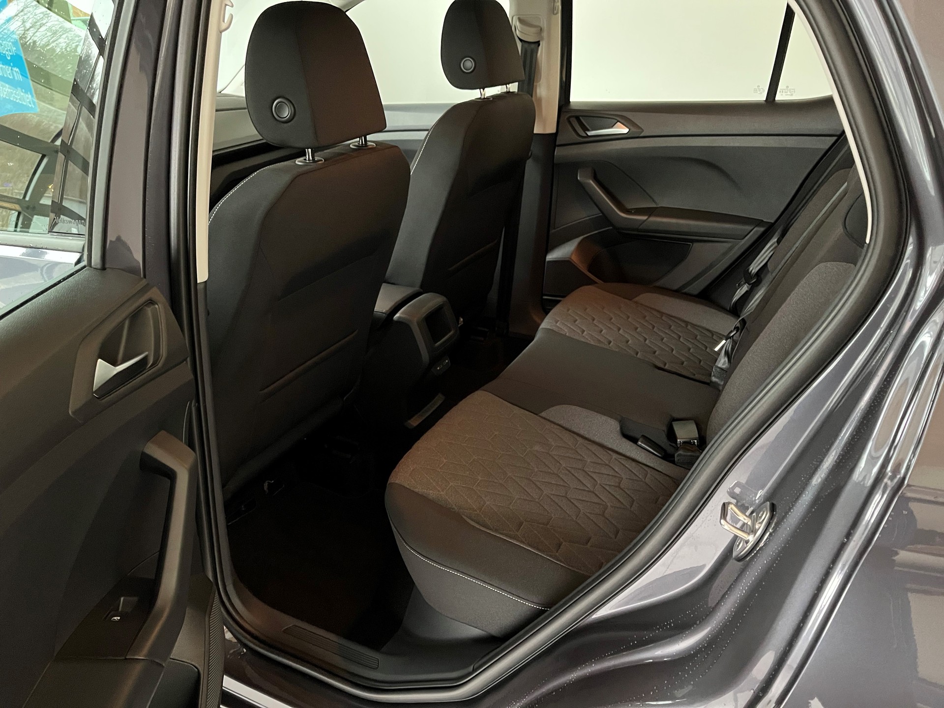 VW T-Cross 1.5 TSI DSG 150PS Life-image-4