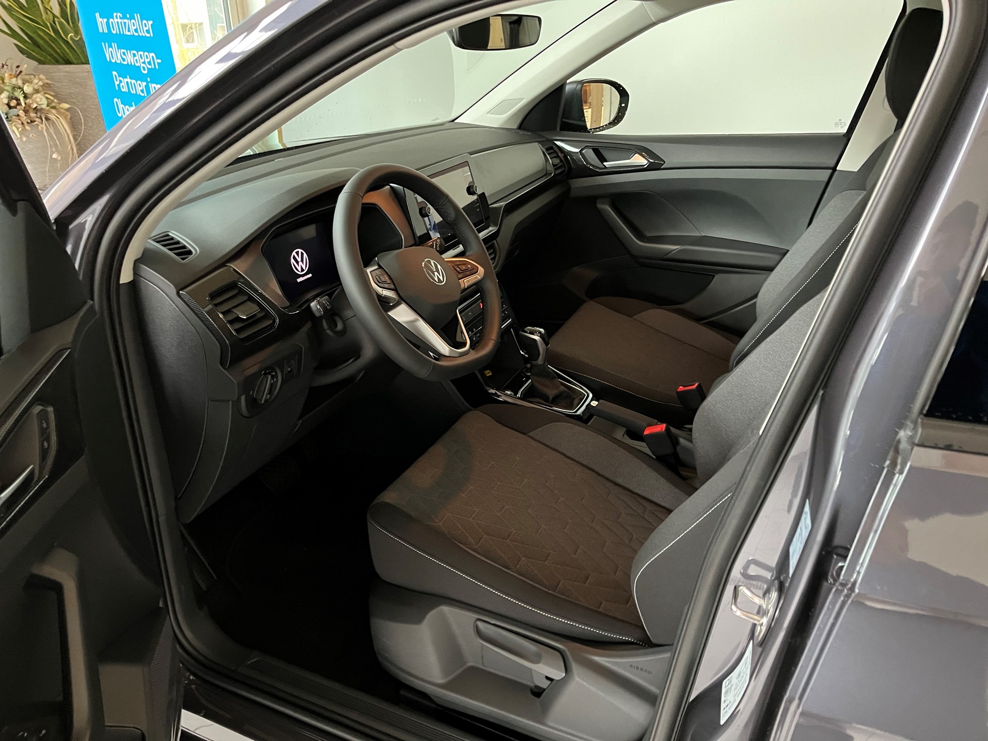 VW T-Cross 1.5 TSI DSG 150PS Life-image-5
