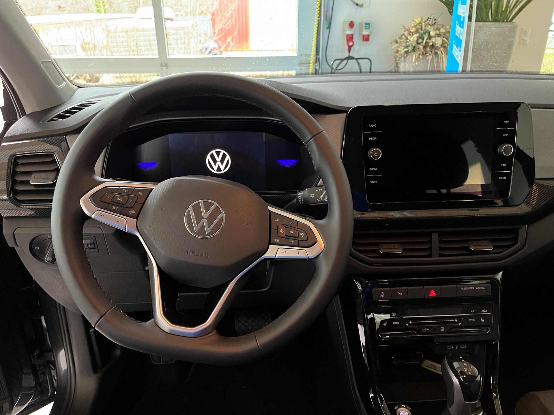 VW T-Cross 1.5 TSI DSG 150PS Life-image-6