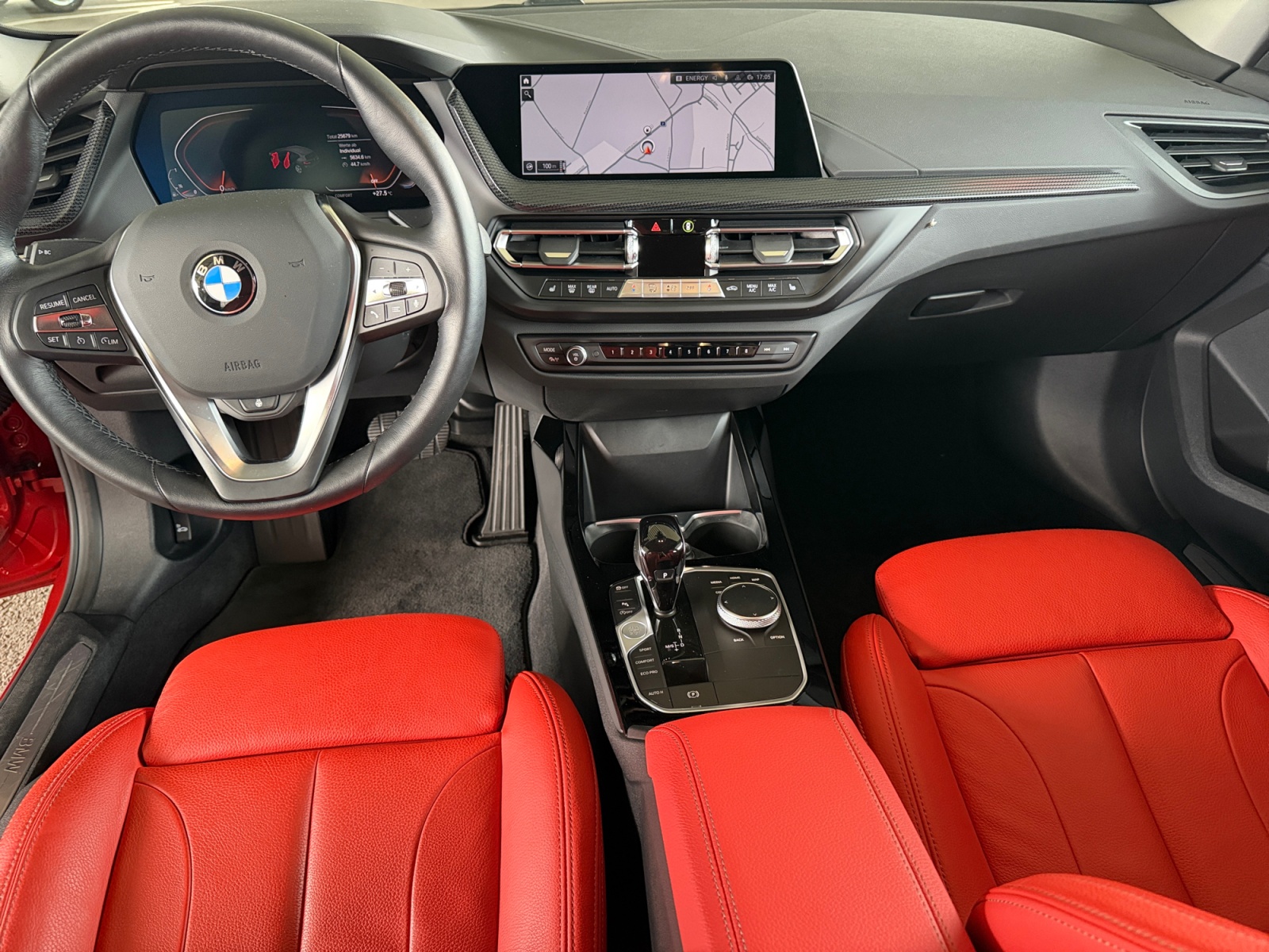 BMW 120i-image-9