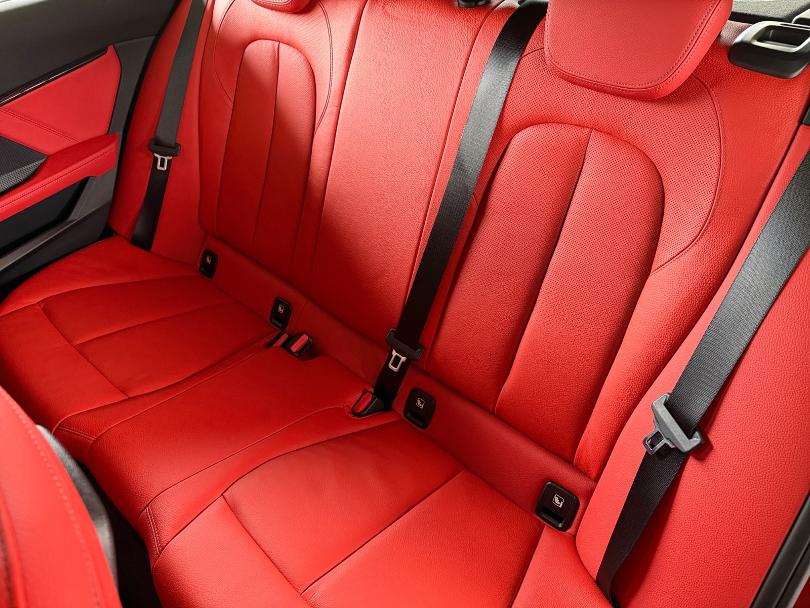 BMW 120i-image-12