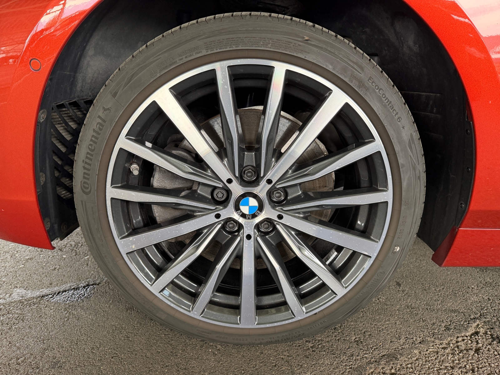 BMW 120i-image-13