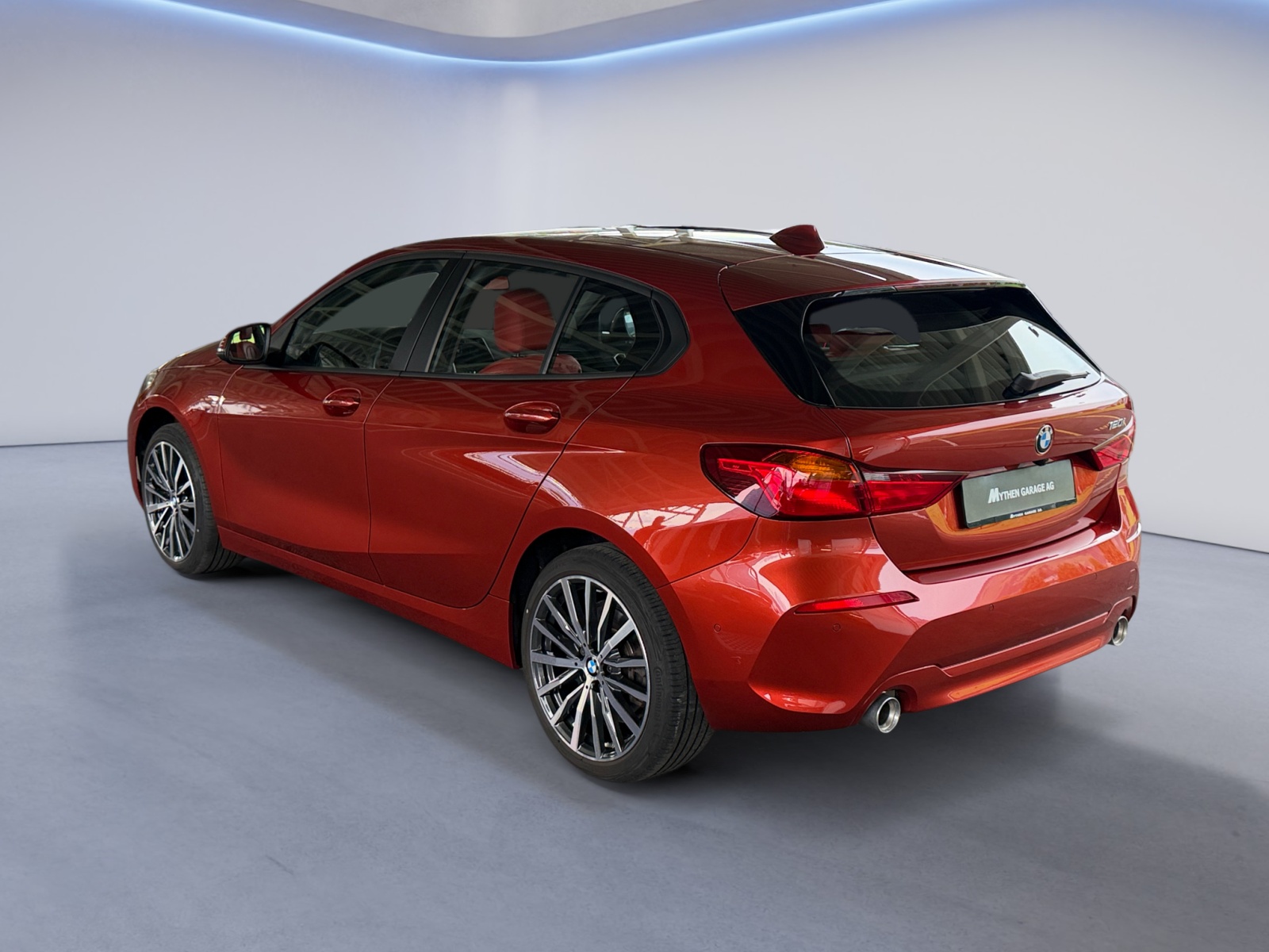 BMW 120i-image-2