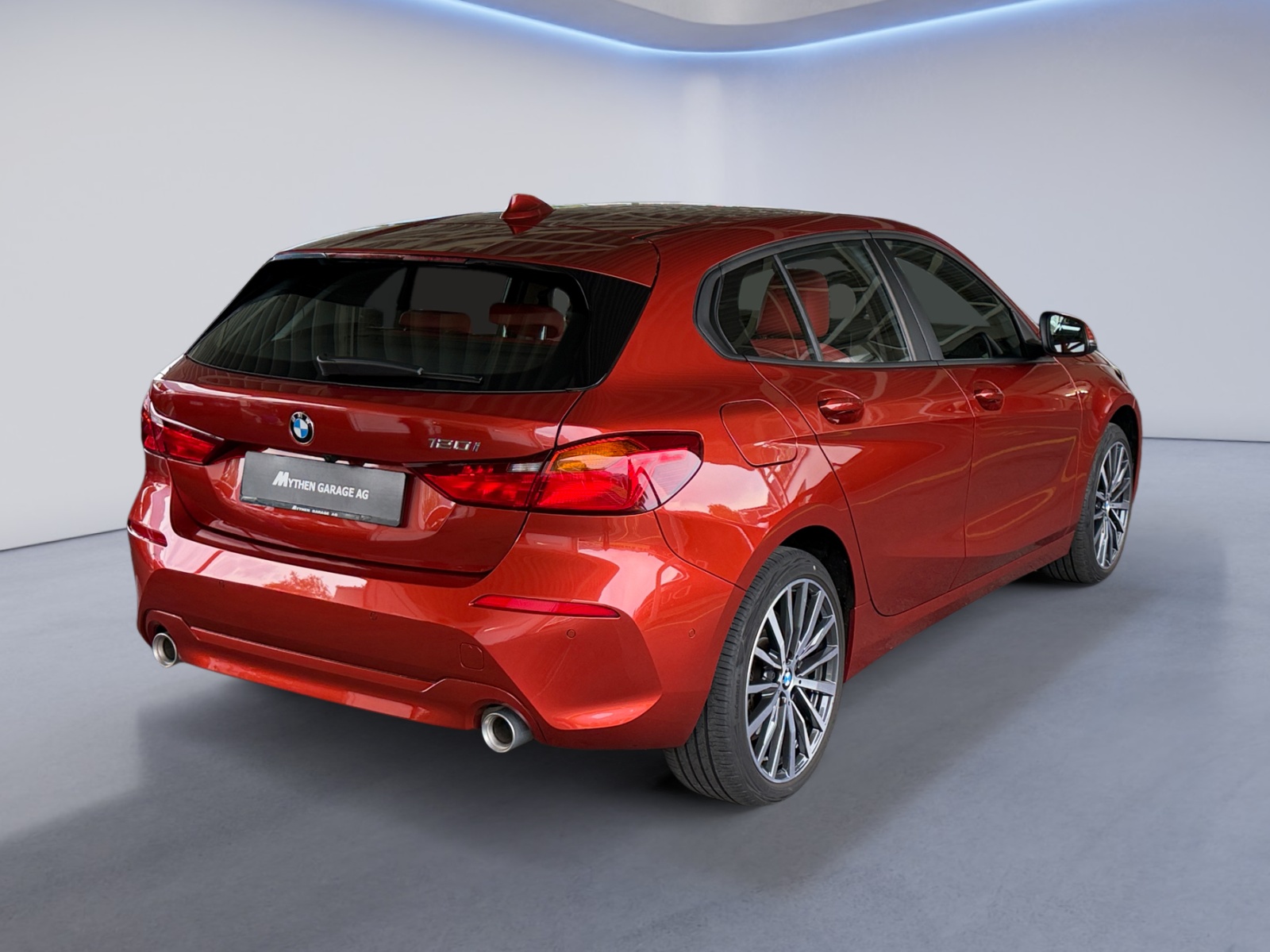 BMW 120i-image-4