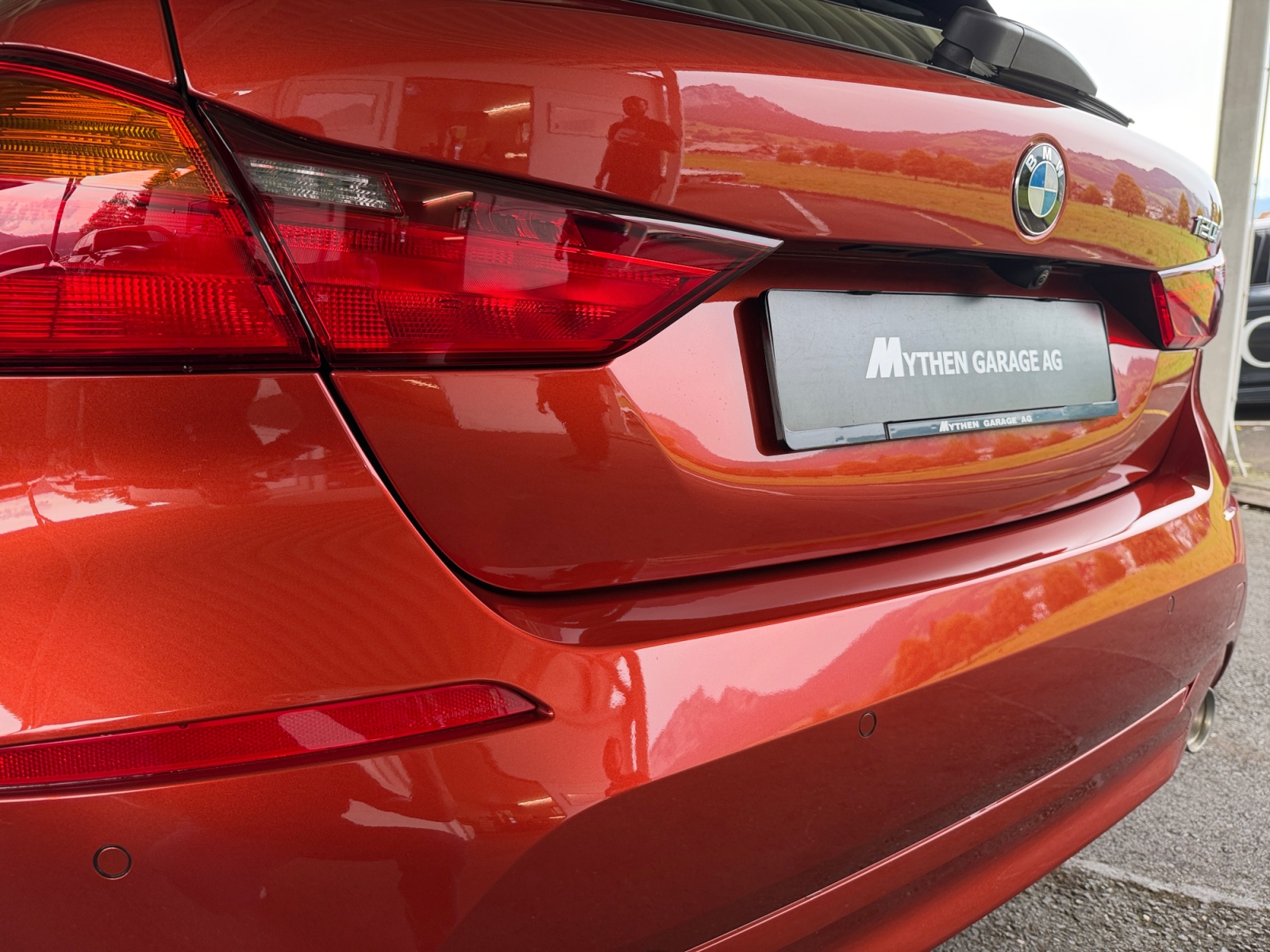 BMW 120i-image-15