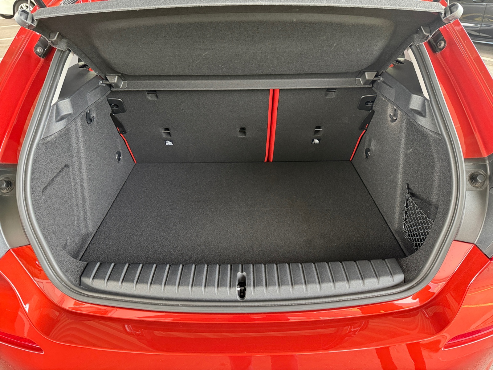 BMW 120i-image-14