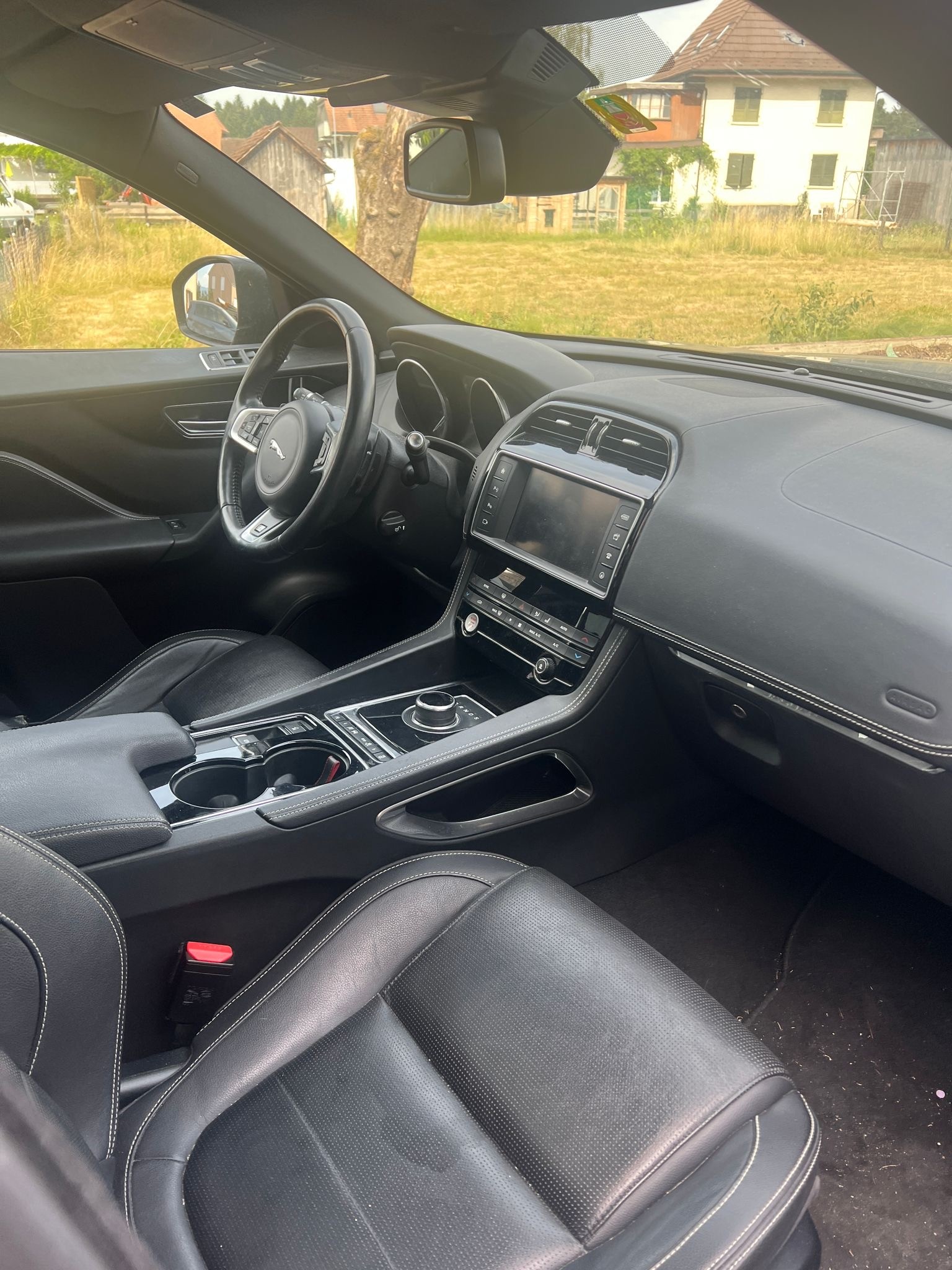 JAGUAR F-Pace 3.0 TD Prestige AWD Automatik-image-10