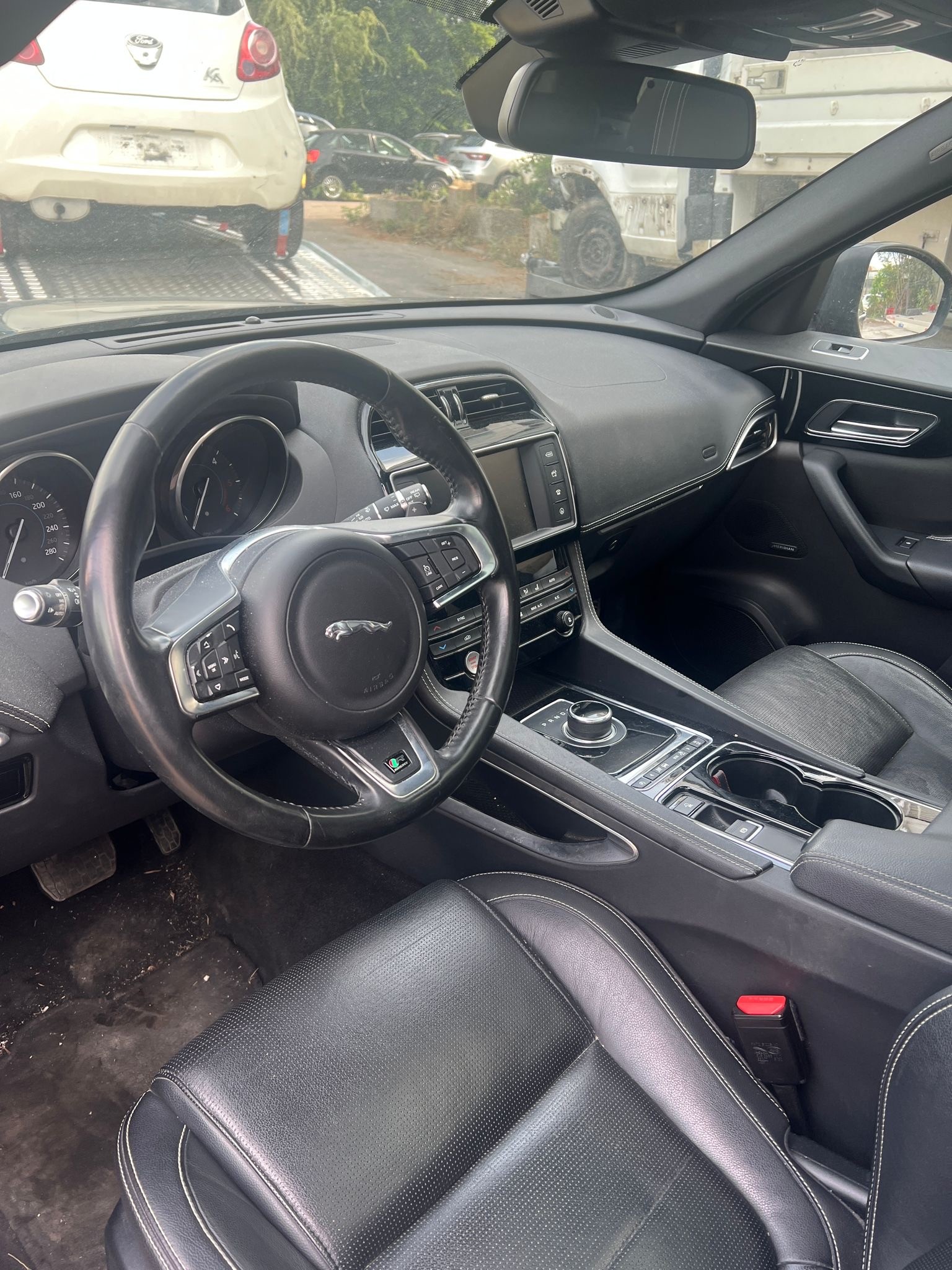 JAGUAR F-Pace 3.0 TD Prestige AWD Automatik-image-9
