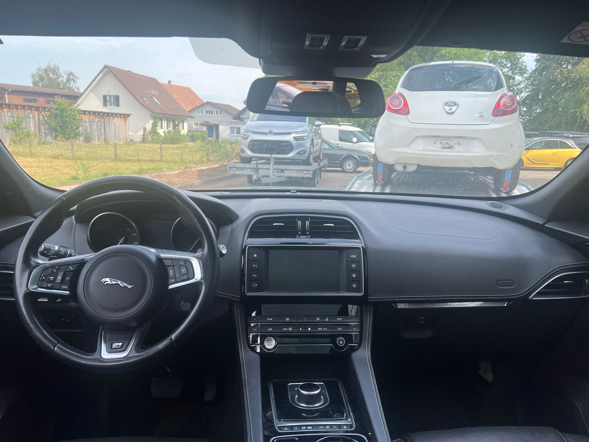 JAGUAR F-Pace 3.0 TD Prestige AWD Automatik-image-8