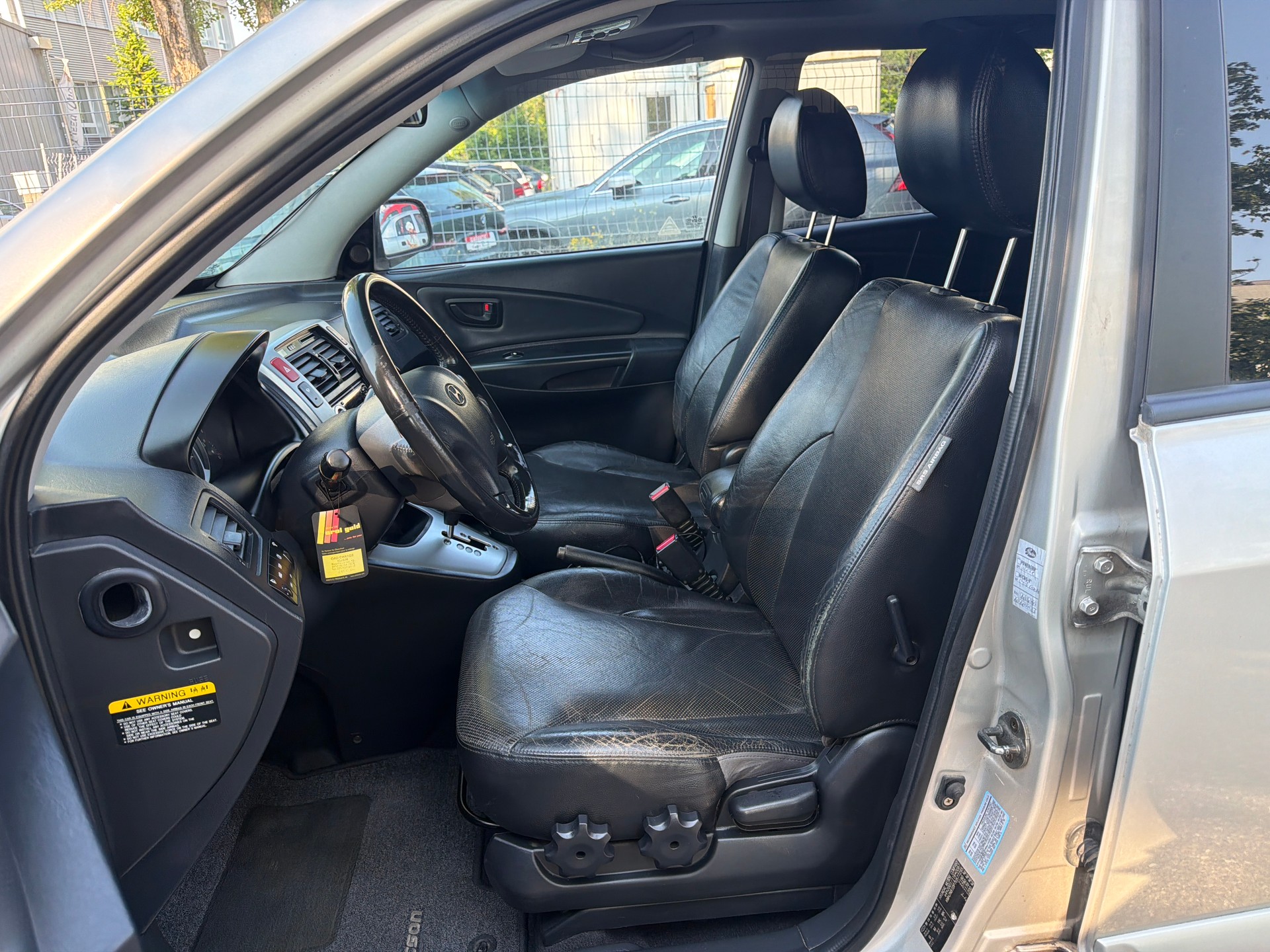 HYUNDAI Tucson 2.7 V6 Premium 4WD ** Voll-Leder ** Klima-auto ** Tempomat ** Sitzheizung ** Frisch Ab MFK-image-6
