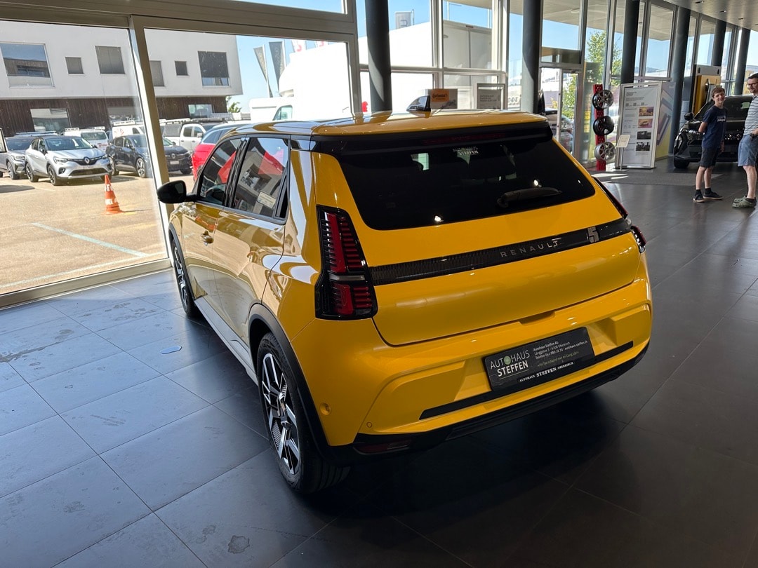 RENAULT R5 E-Tech Comfort Range 52 kWh Techno-image-4