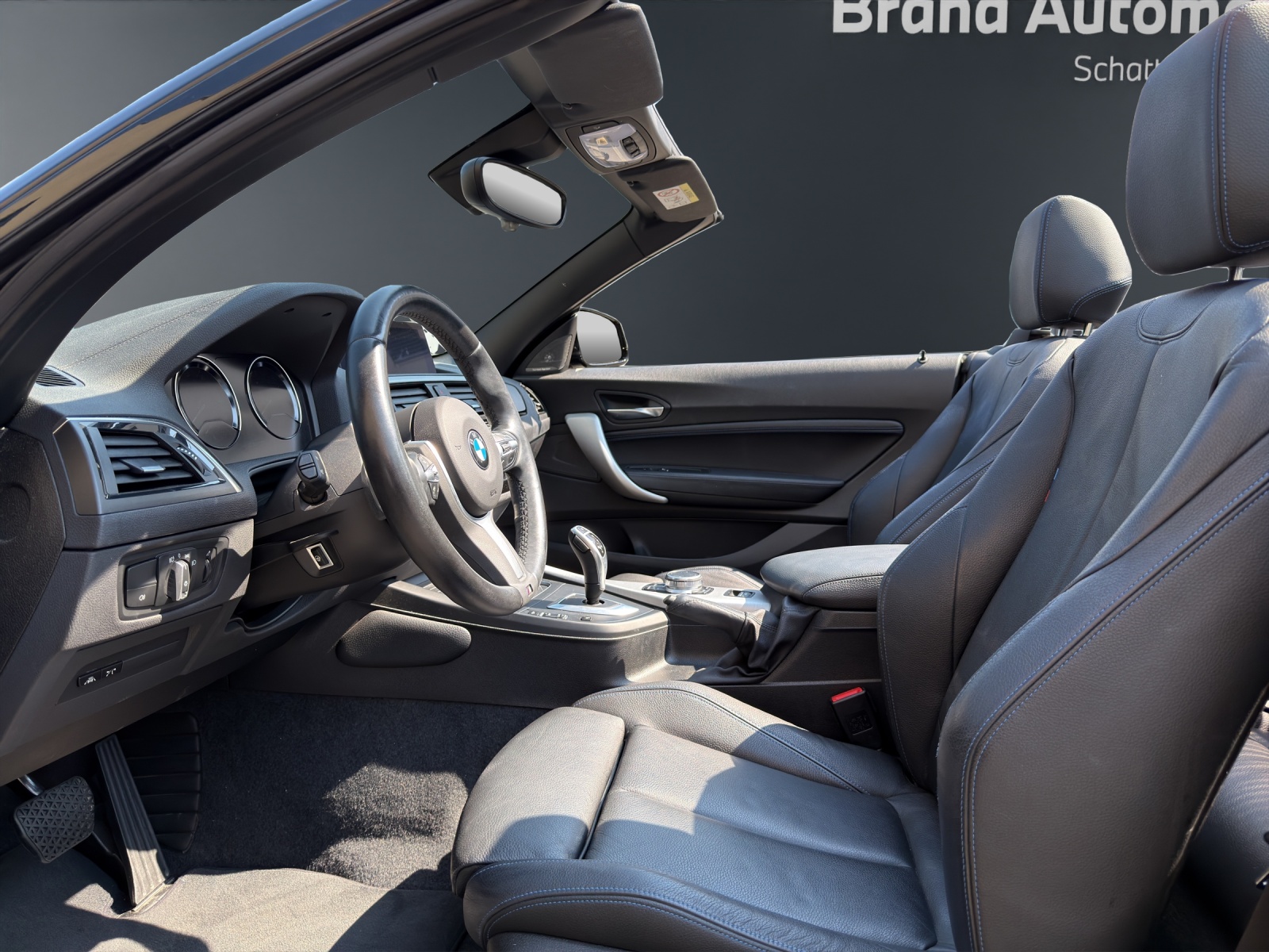 BMW M240i xDrive SAG Cabrio-image-10